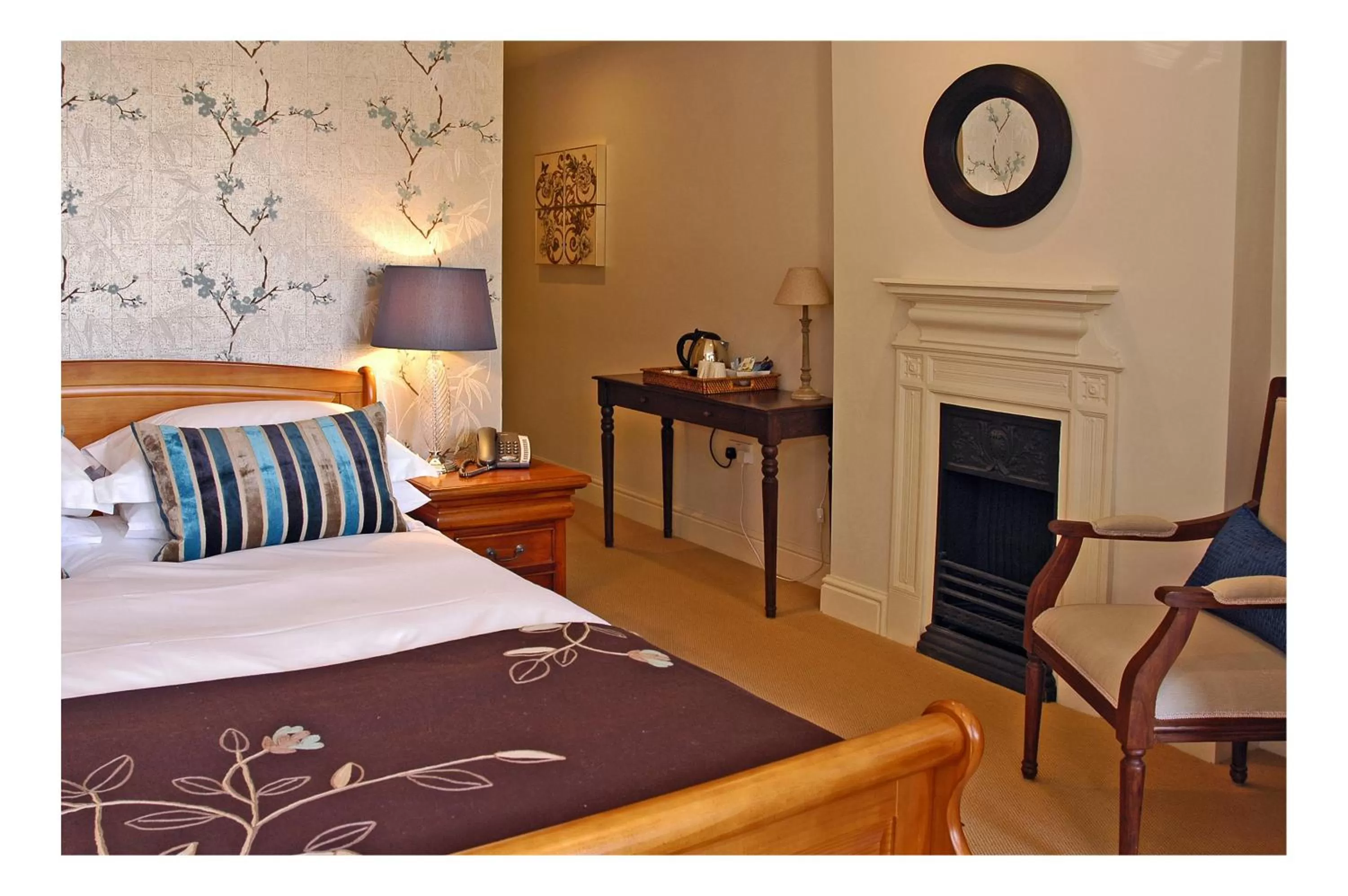 Decorative detail, Bed in The Kings Arms