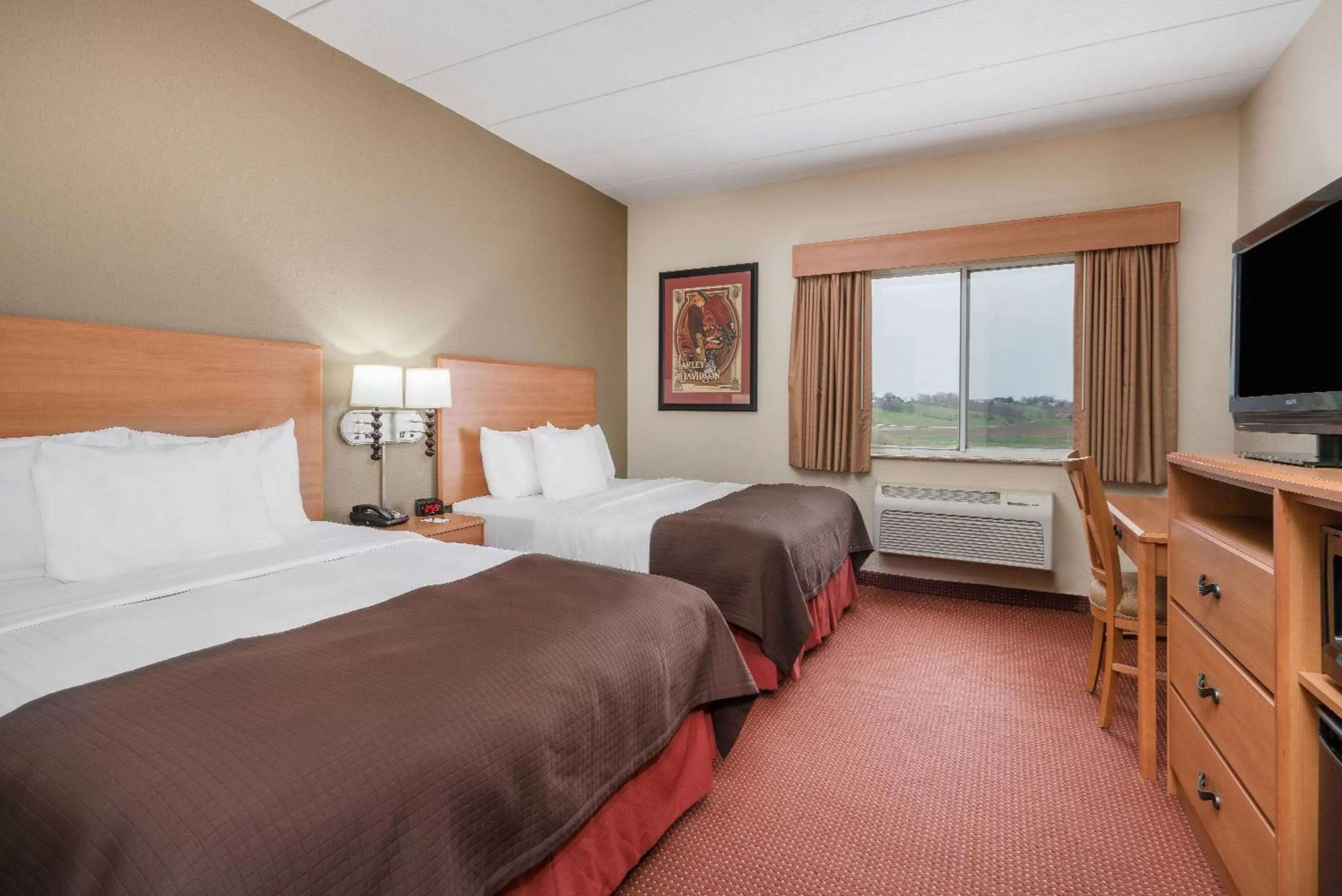 Deluxe Queen Room - Mobility Access/Non-Smoking in AmericInn by Wyndham Anamosa