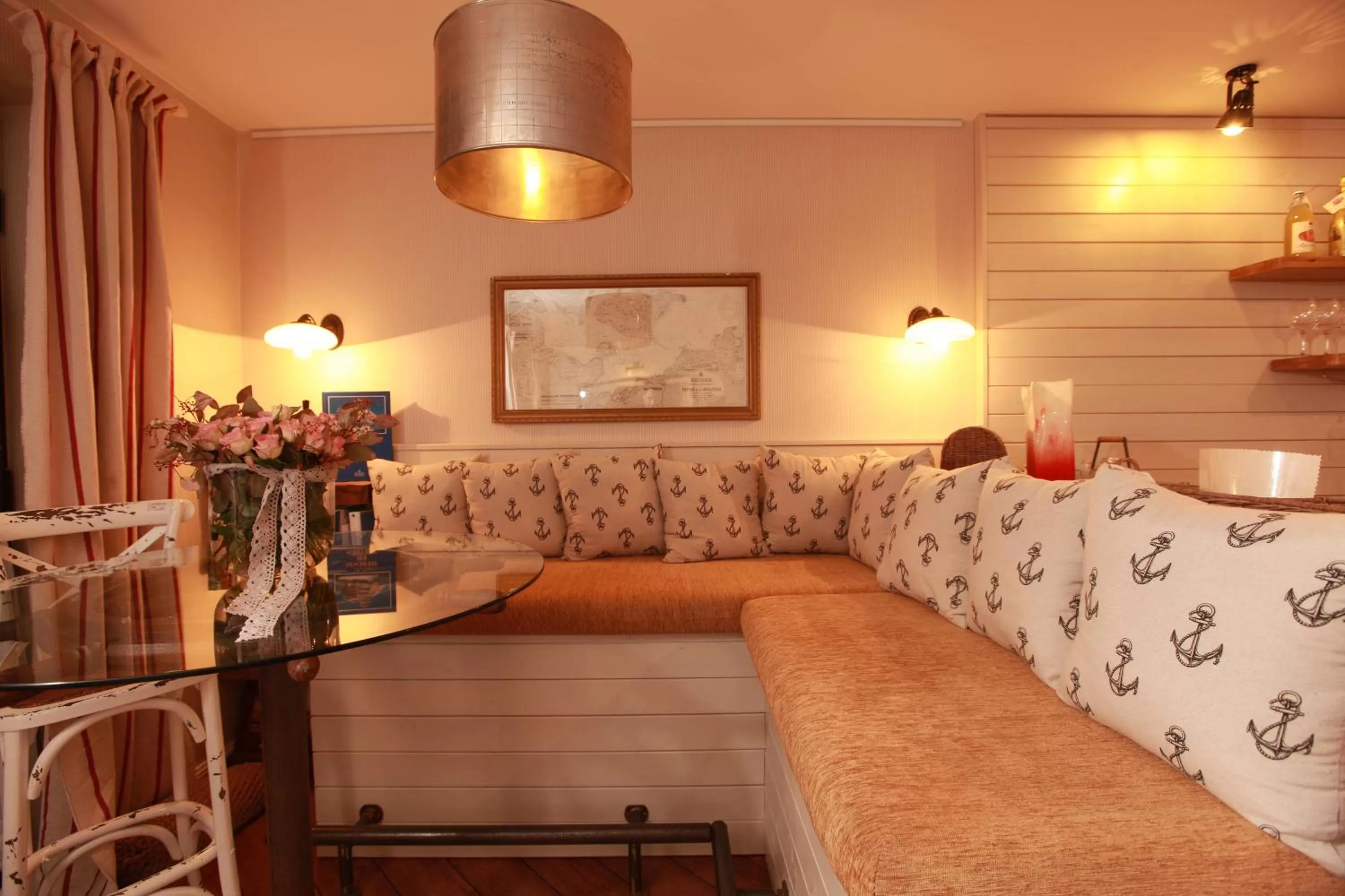 Living room, Bed in Weißt Du noch - Gästehäuser & Suiten