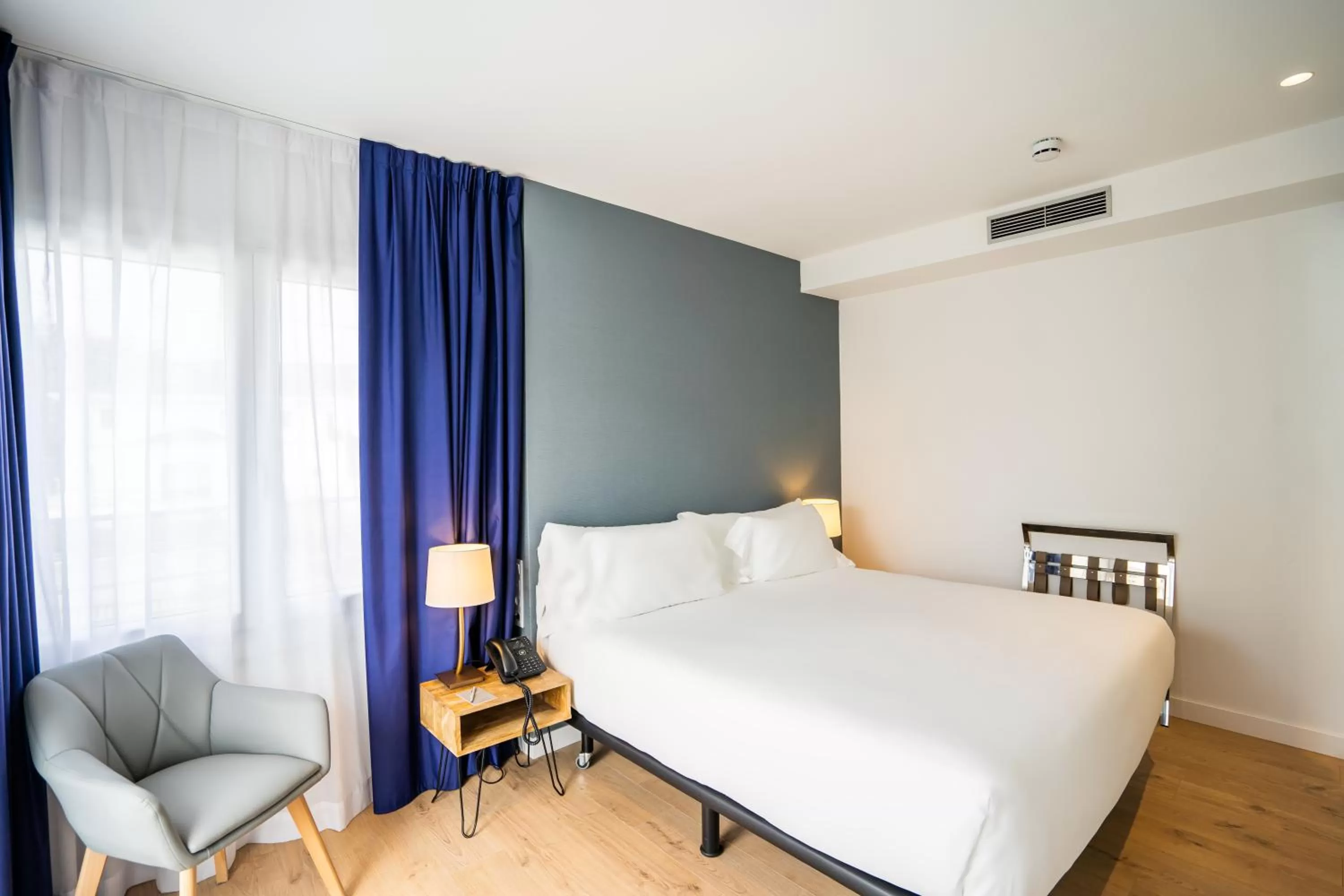 Photo of the whole room, Bed in abba Apartments Playa de Gros San Sebastián