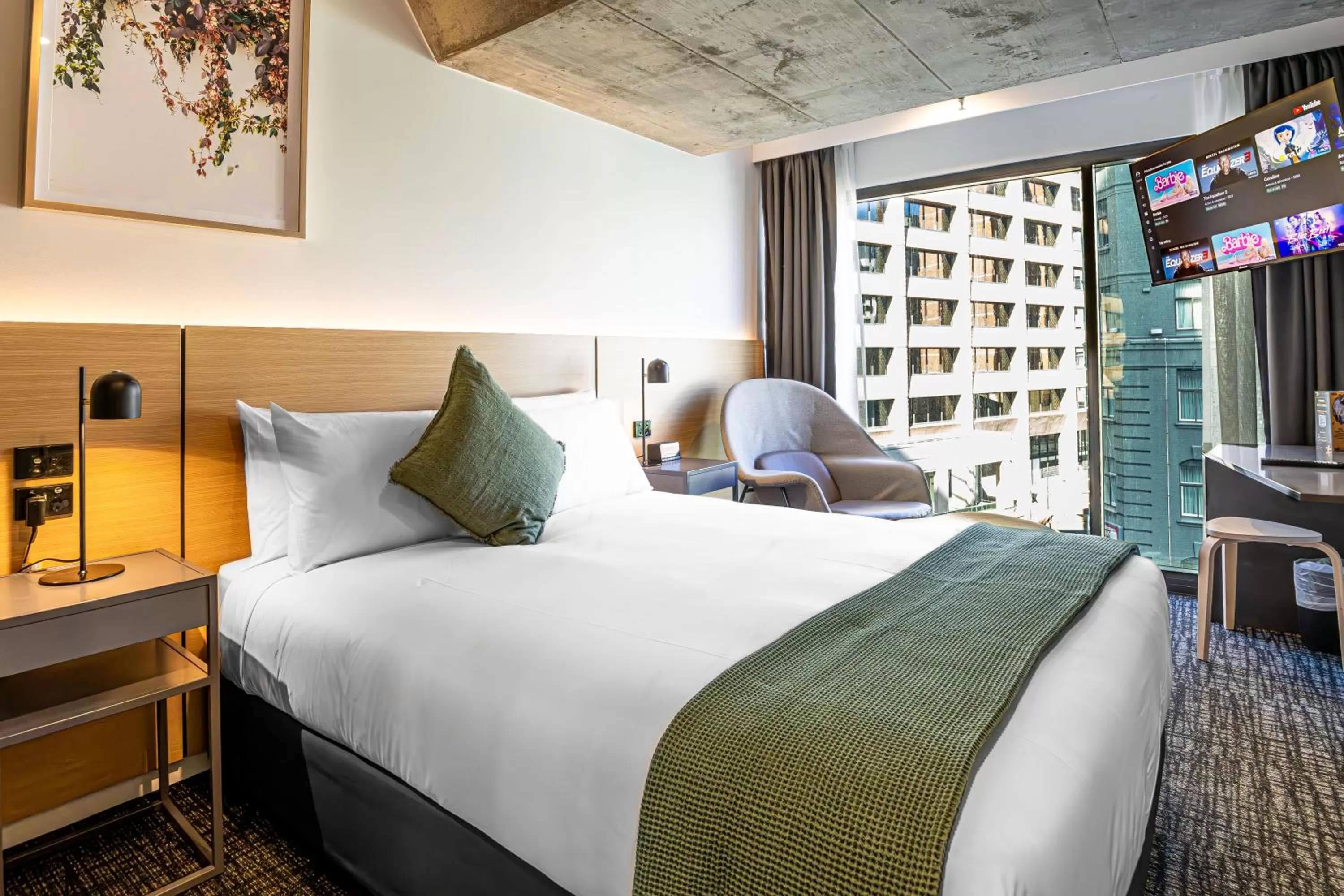 Photo of the whole room, Bed in Song Hotel Sydney