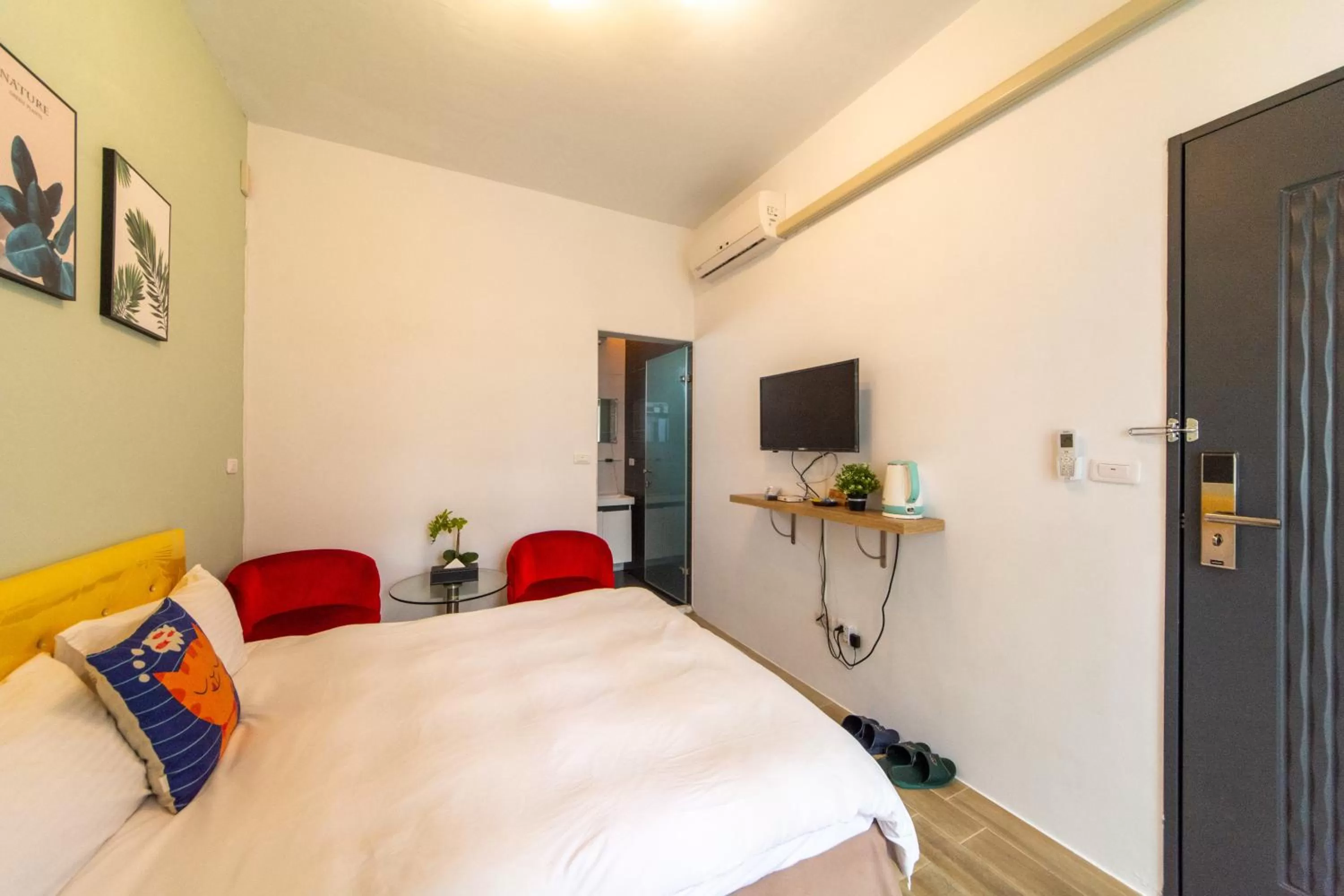 Decorative detail, Bed in Jinguann B&B