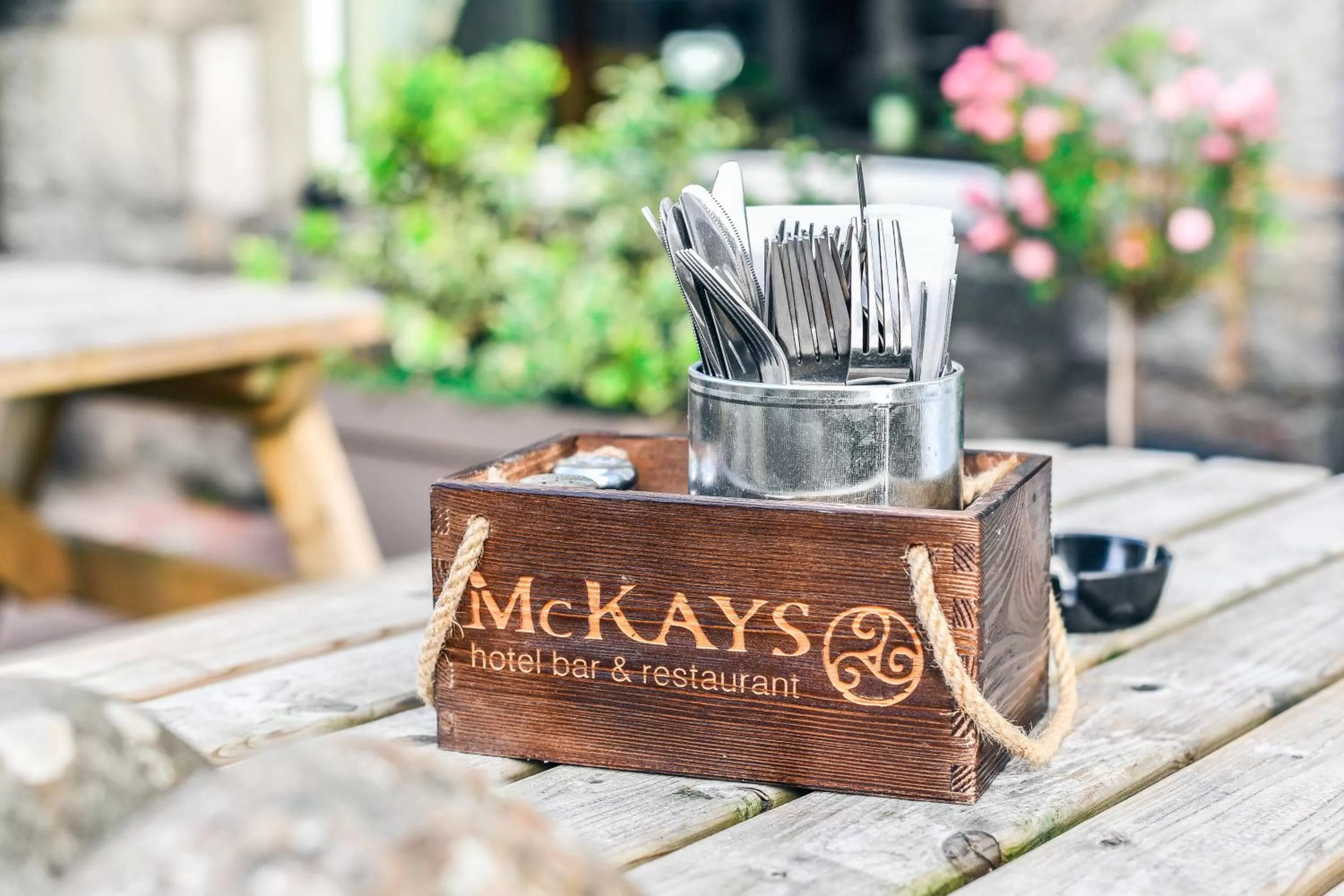 Restaurant/places to eat in McKays Hotel