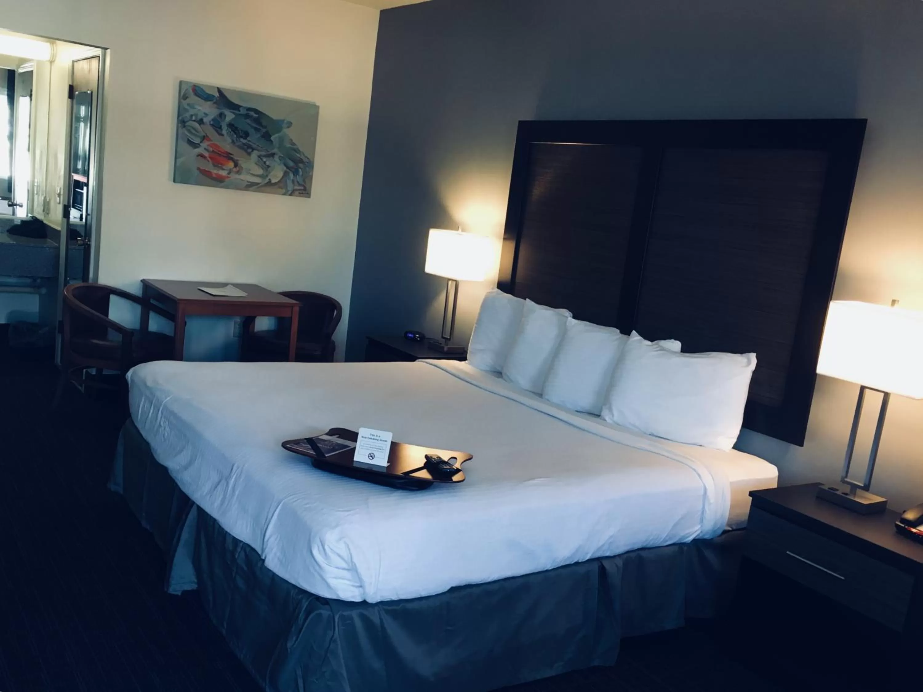 Bedroom, Bed in St. Michaels Inn