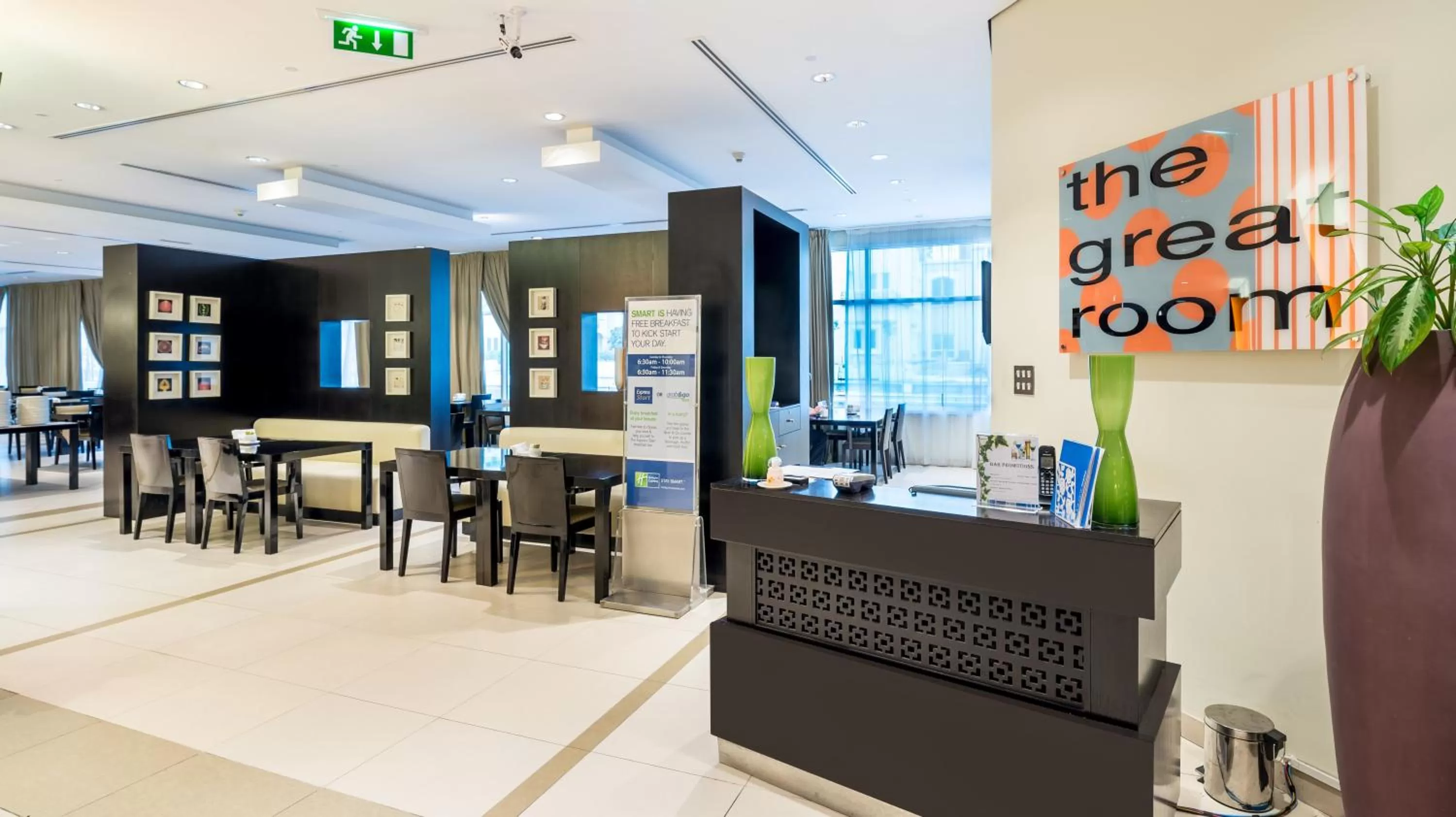 Restaurant/places to eat in Holiday Inn Express Dubai Internet City by IHG