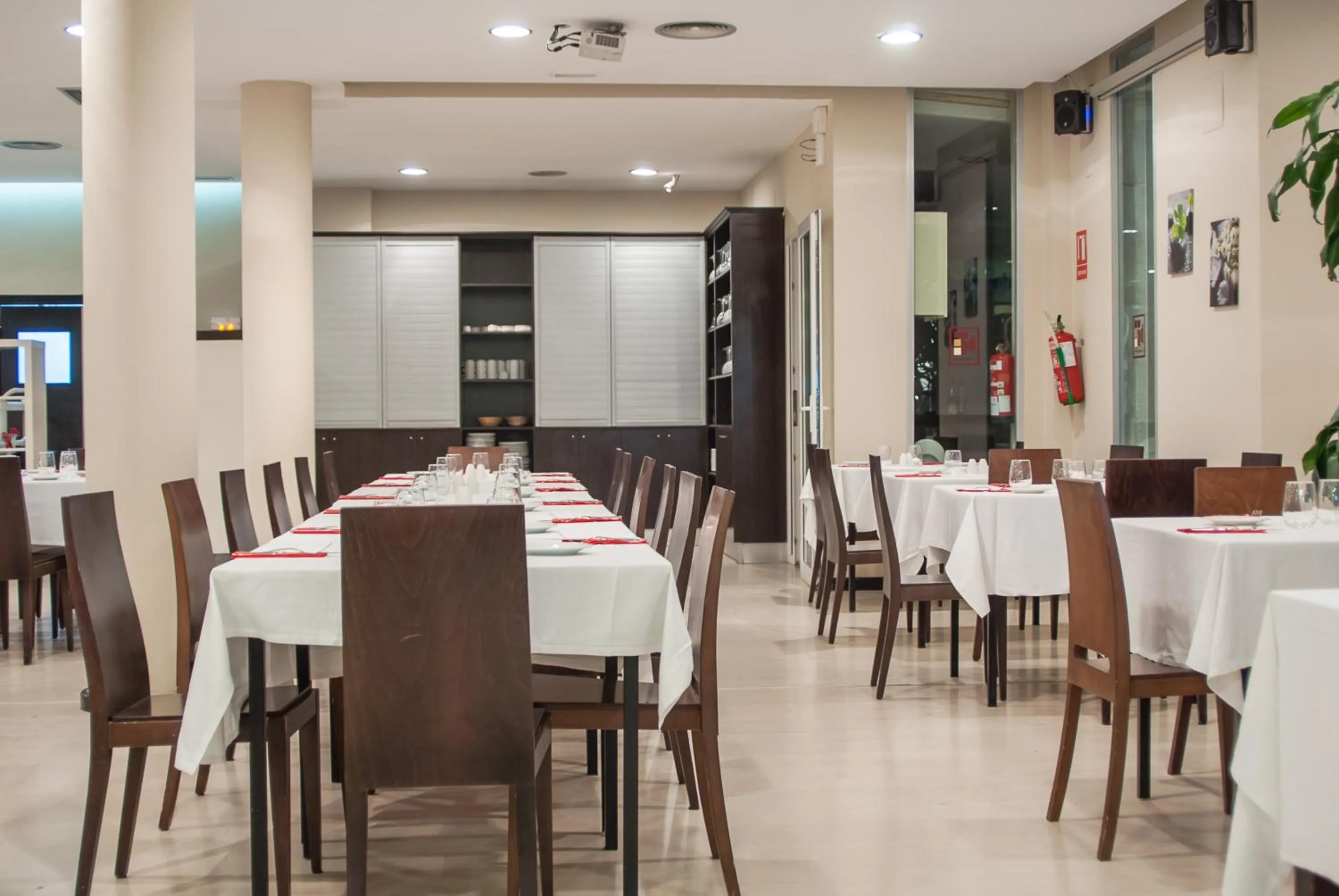 Restaurant/places to eat in Ona Ogisaka Garden