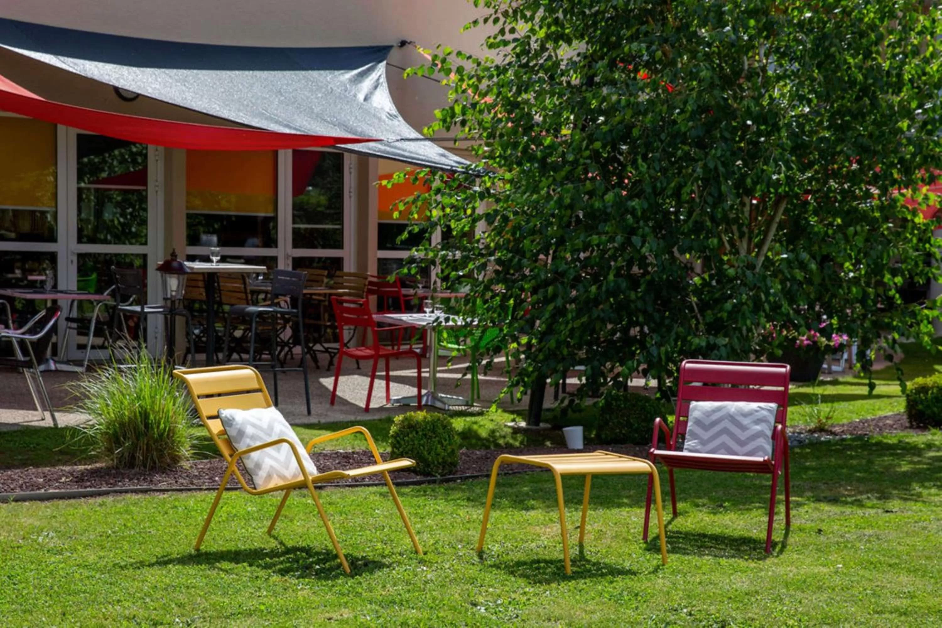 Restaurant/places to eat in BEST WESTERN La Porte des Châteaux