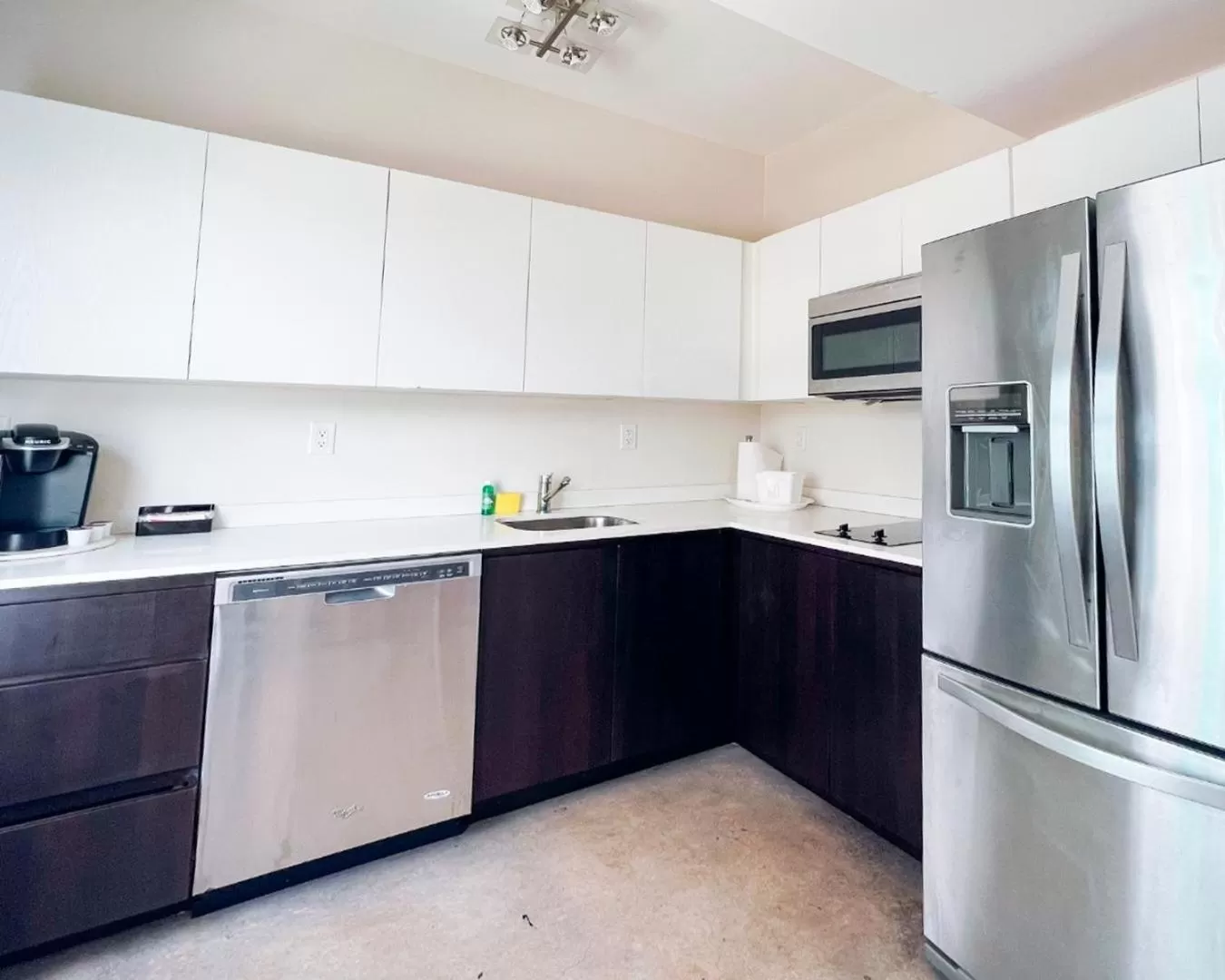 Kitchen or kitchenette in North Beach Hotel