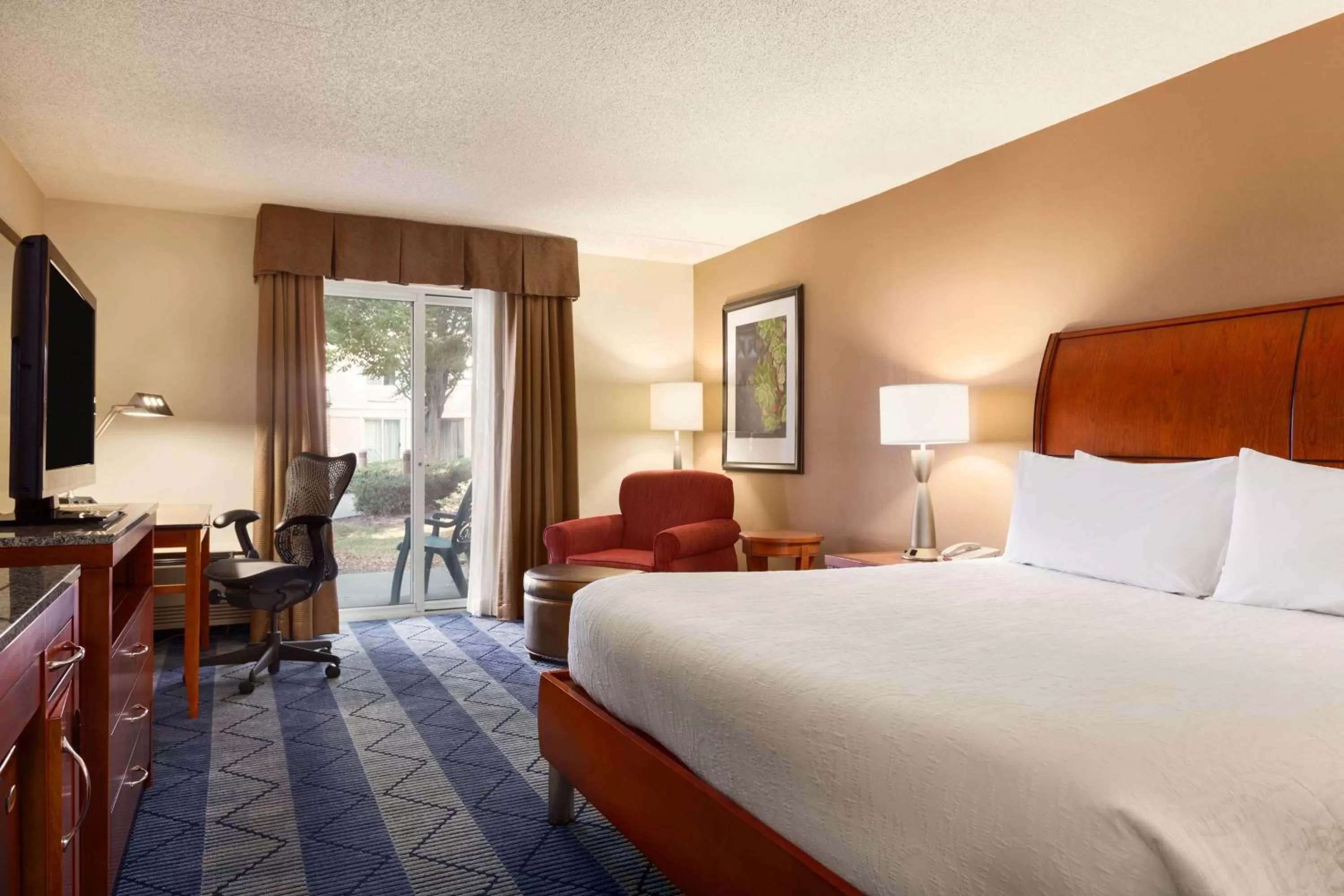 Bedroom, Bed in Hilton Garden Inn Lancaster