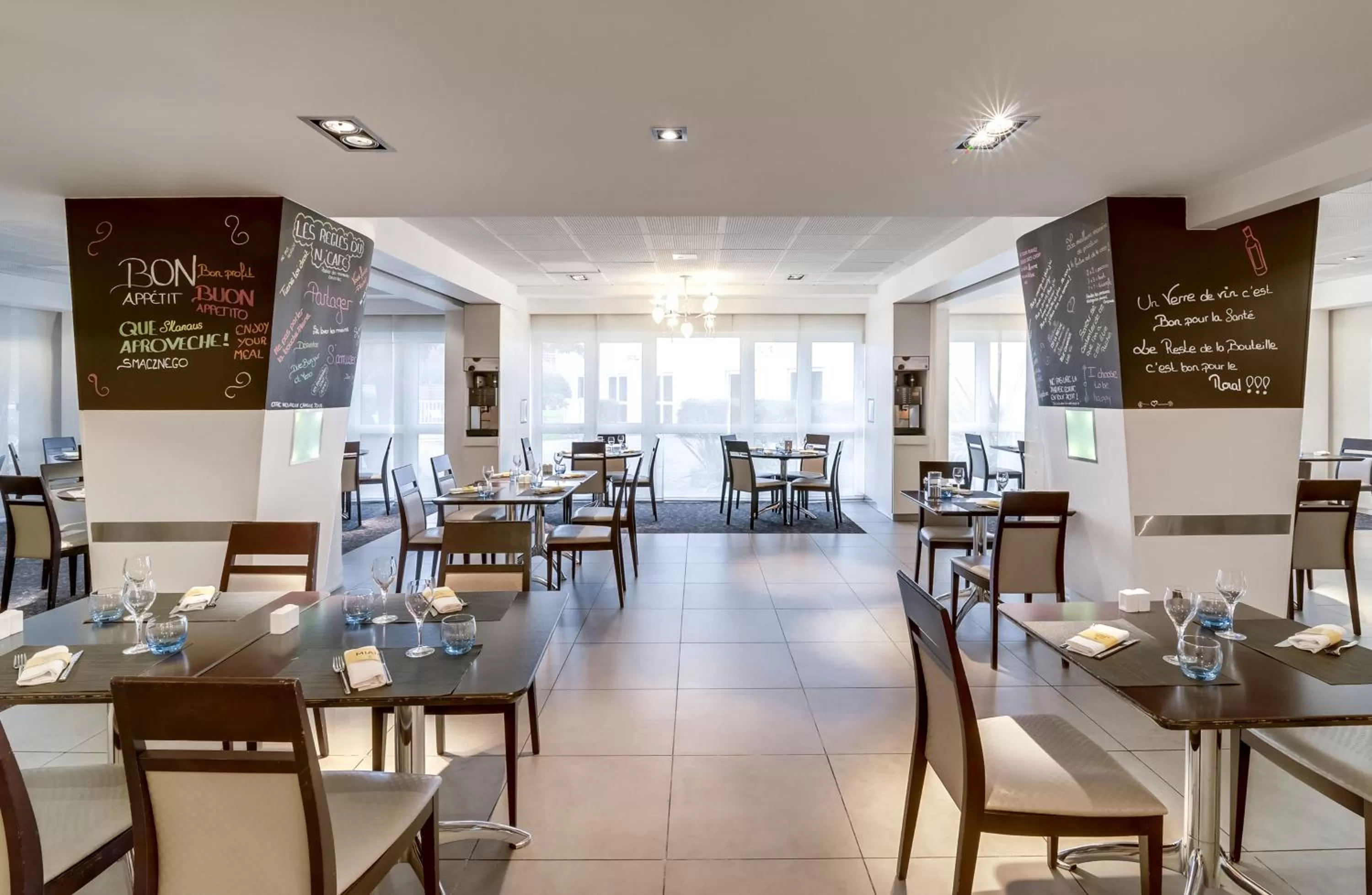 Restaurant/places to eat in Novotel Paris Orly Rungis Aéroport