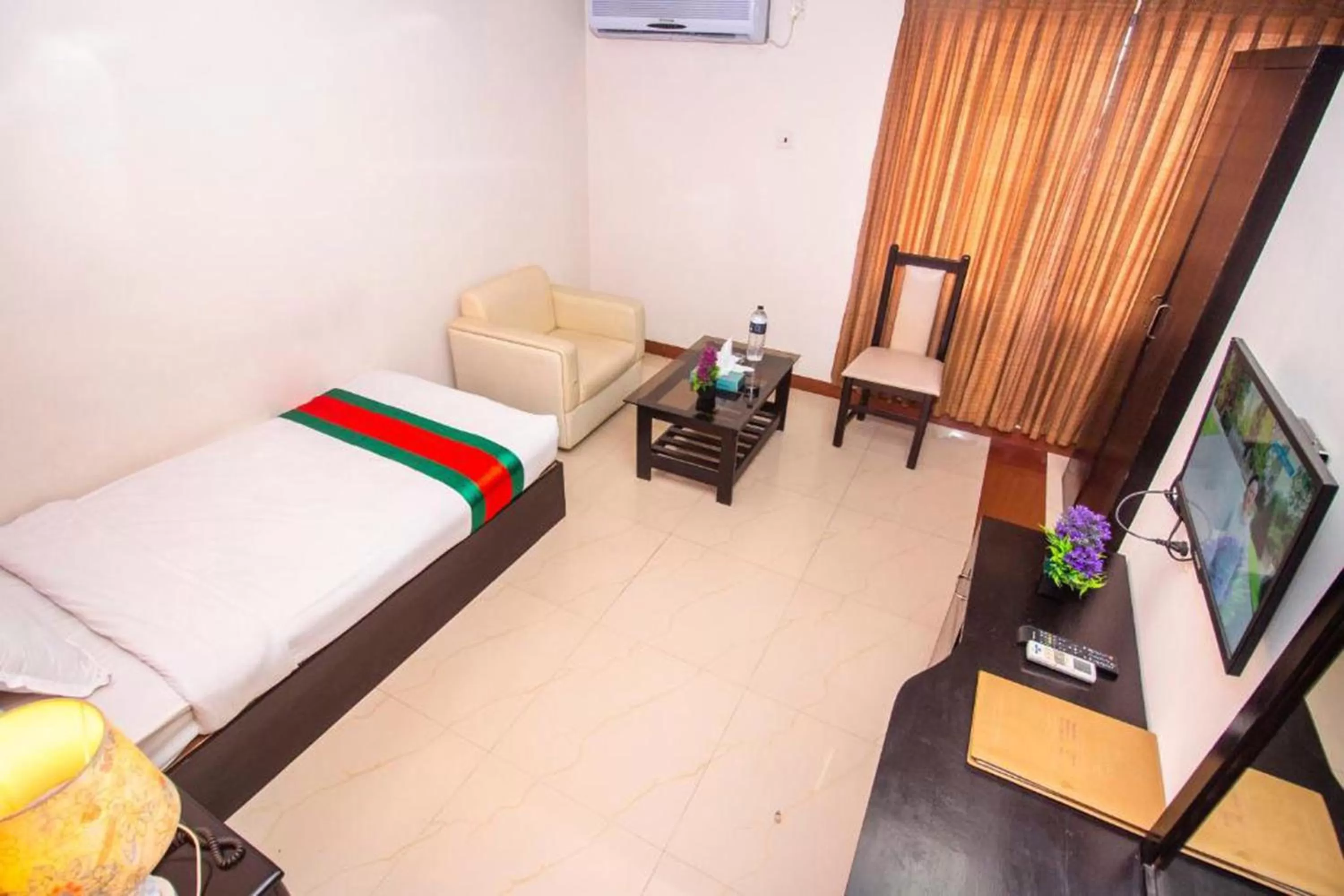Bed in Central Inn Dhaka City Centre