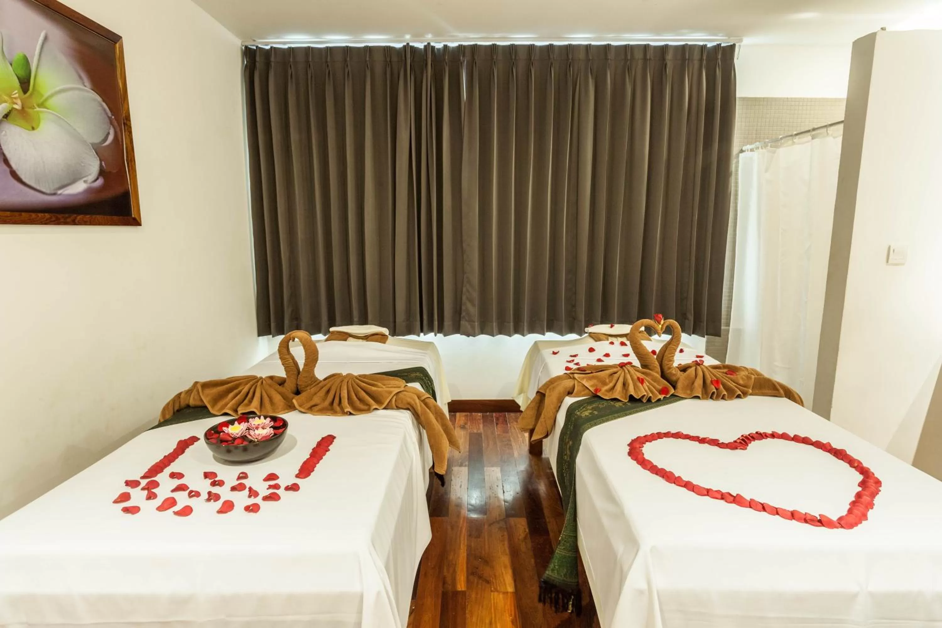 Spa and wellness centre/facilities, Bed in Somadevi Residence