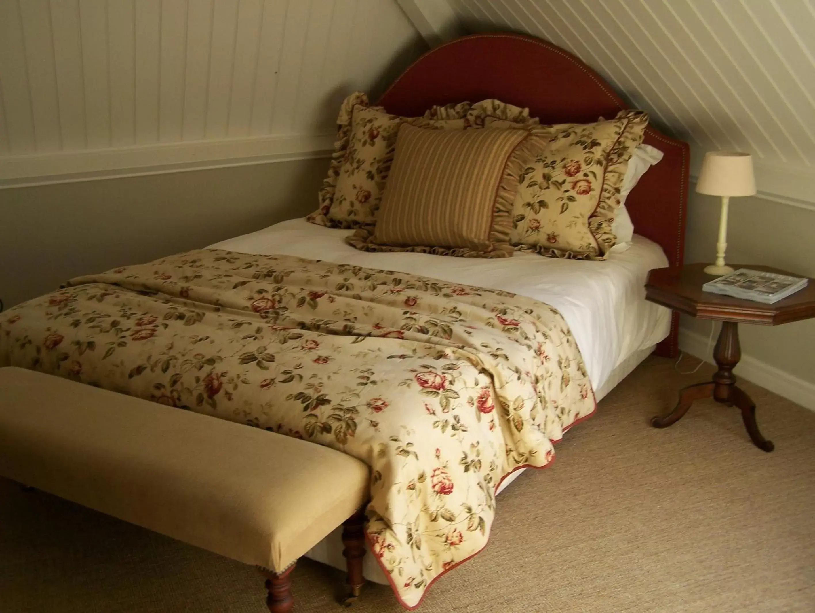 Deluxe Double Room with Bath in Landrop Bed & Breakfast Deluxe Double Room with Bath in Landrop Bed & Breakfast