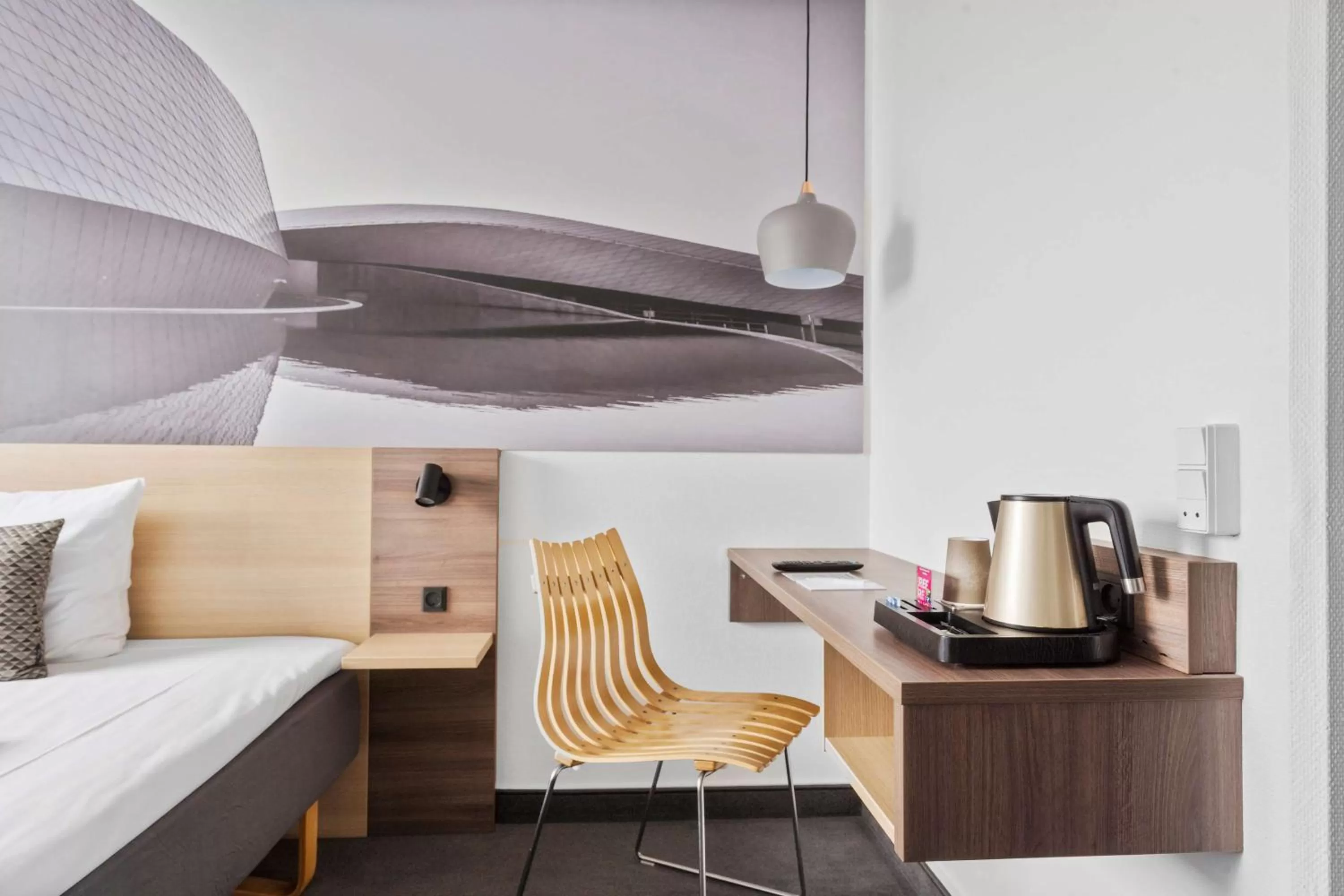 Bedroom, Bed in Best Western Plus Airport Hotel