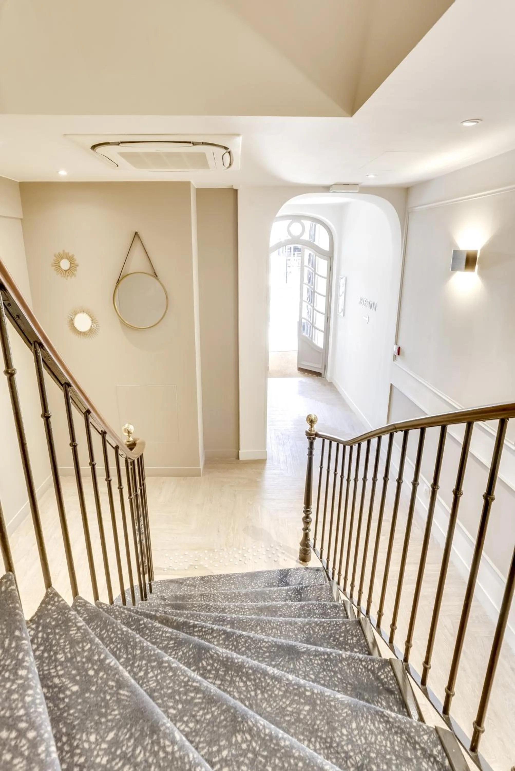 Lobby or reception in Hotel Courseine