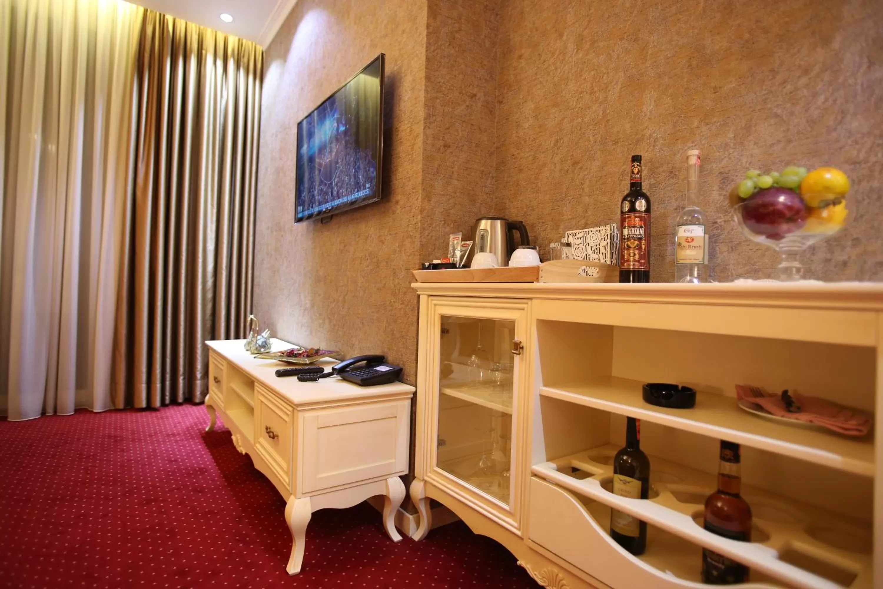 Communal lounge/ TV room in Grand Hotel & Spa Tirana