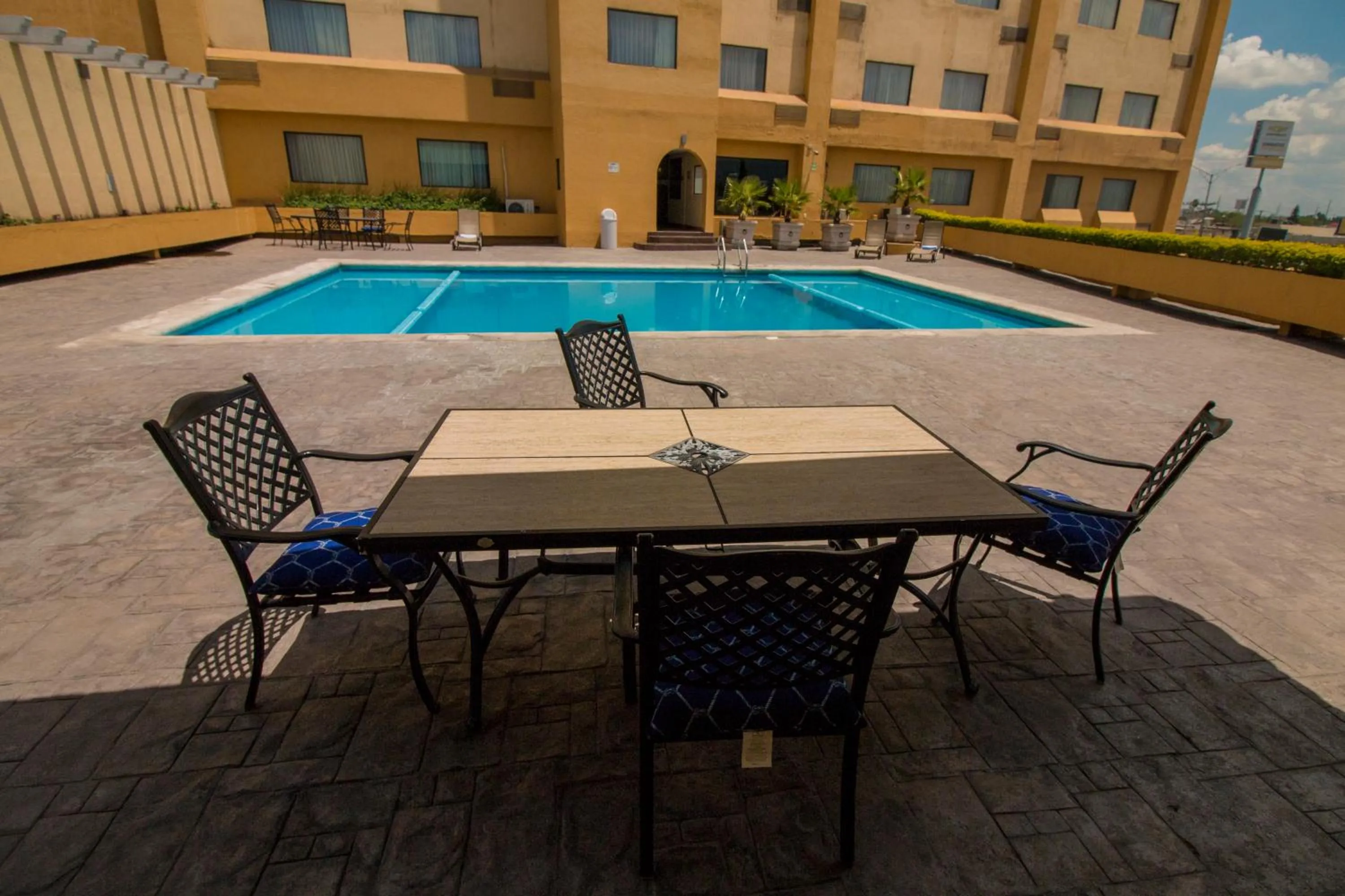 Swimming pool in CHN Hotel Monterrey Norte, Trademark Collection by Wyndham