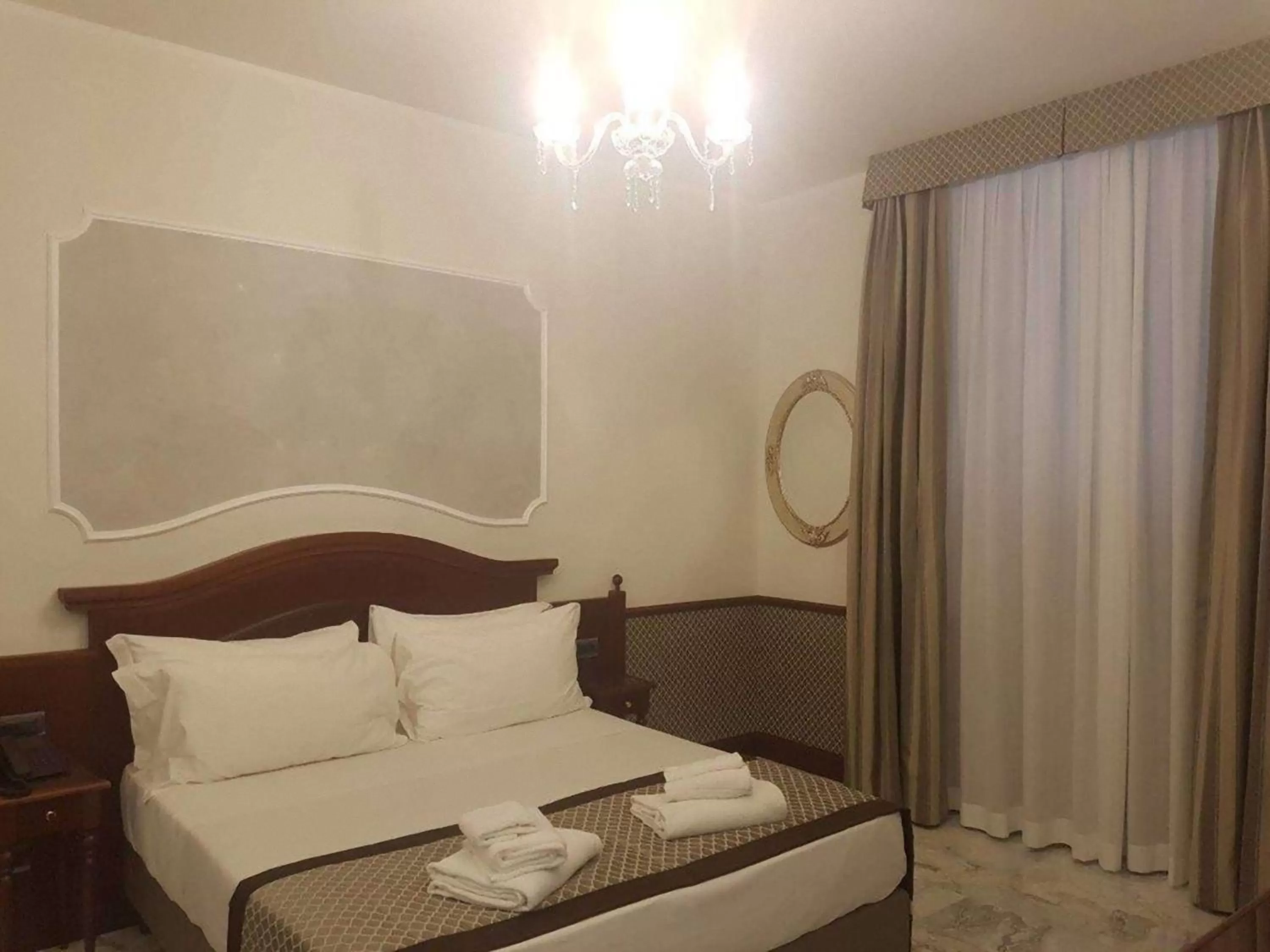 Bedroom, Bed in Hotel Best Roma