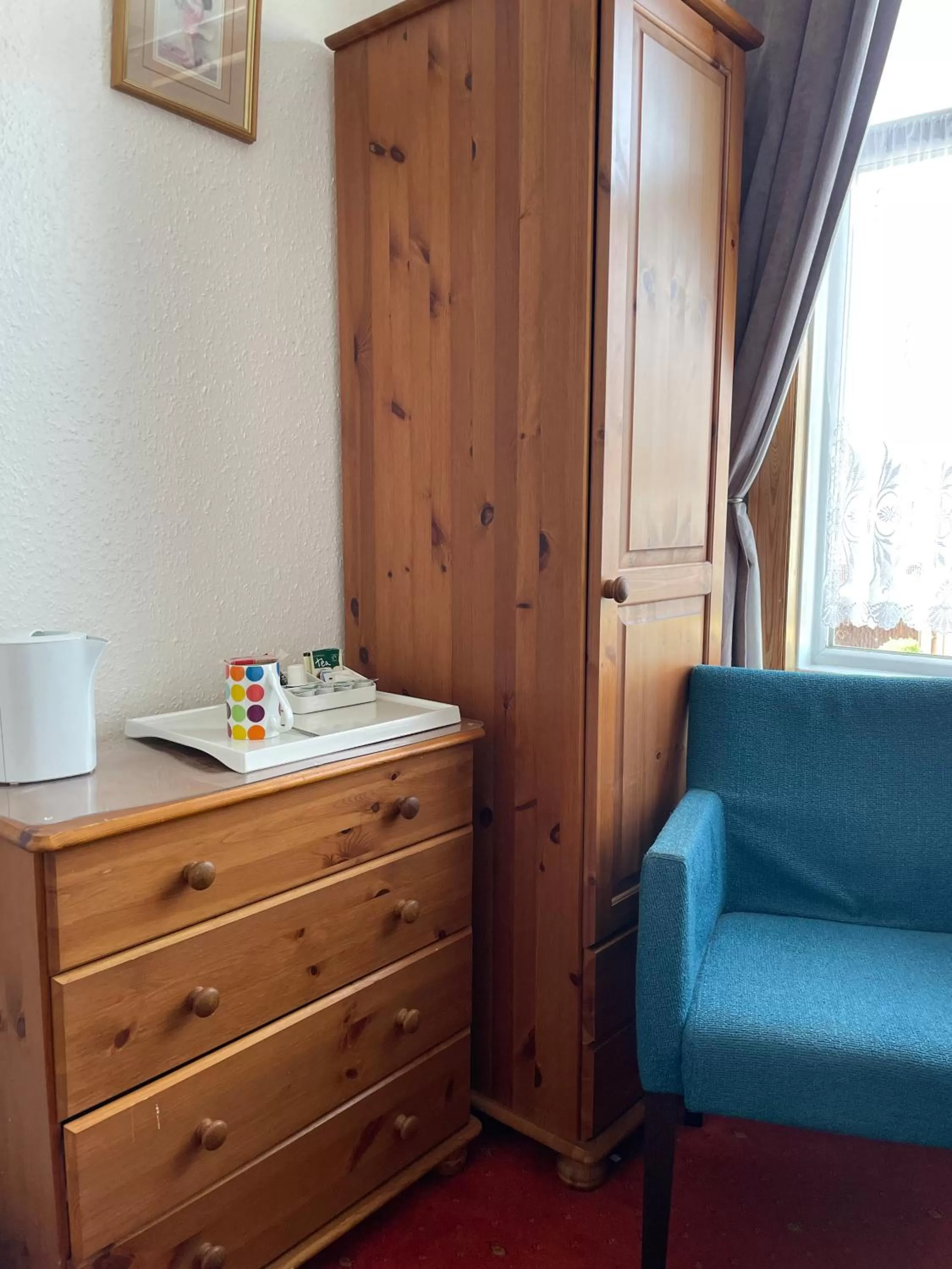 Bedroom, Seating Area in Whiteways Guest House