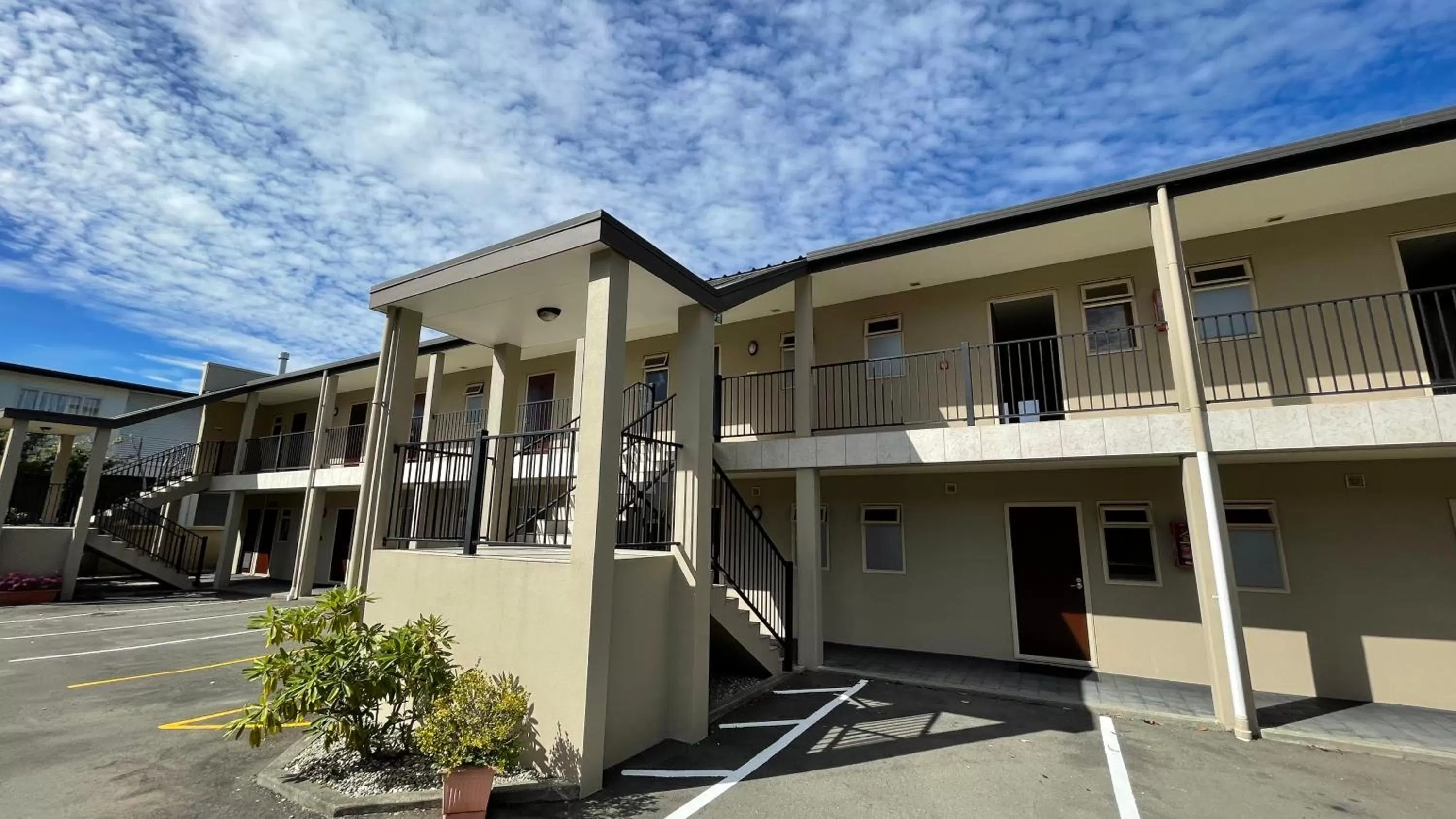Property building in Chantillys Motor Lodge