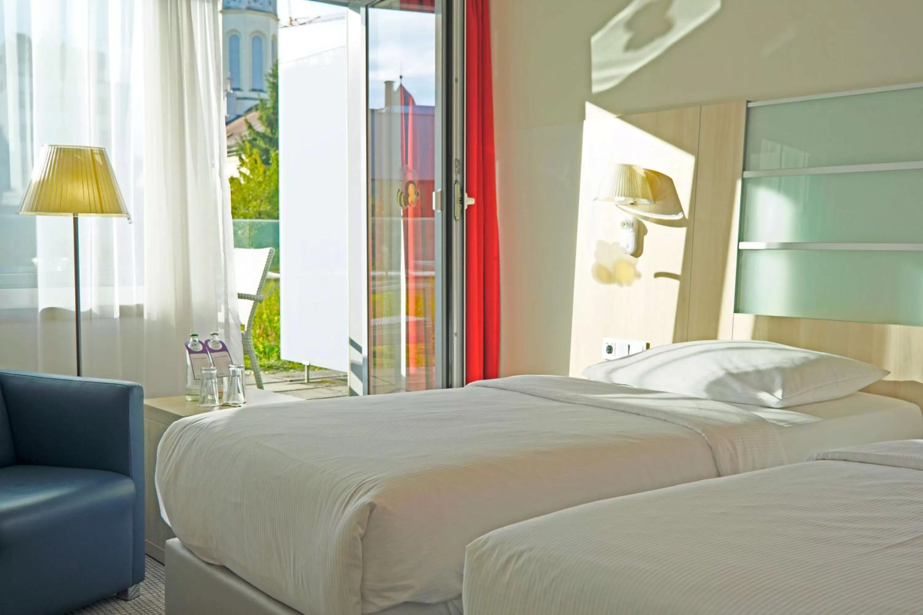 Bedroom, Bed in Park Inn by Radisson Linz