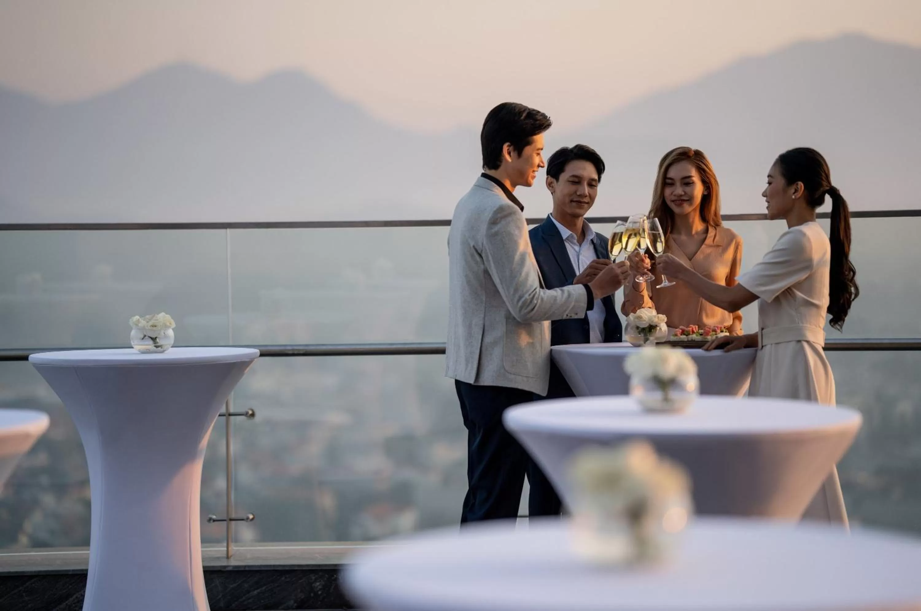 Restaurant/places to eat in Crowne Plaza Vinh Yen City Centre by IHG