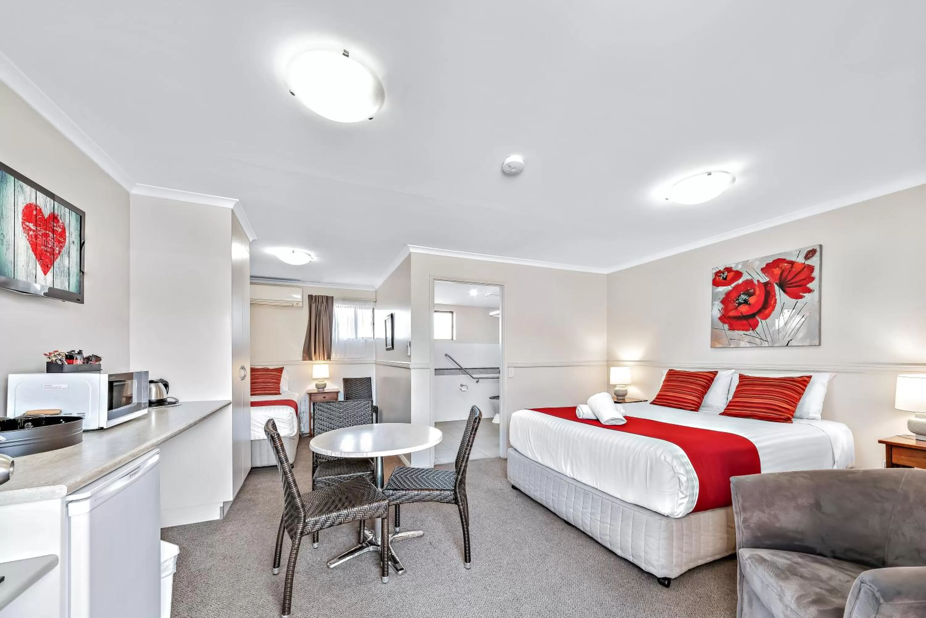 Bed in Apple & Grape Motel