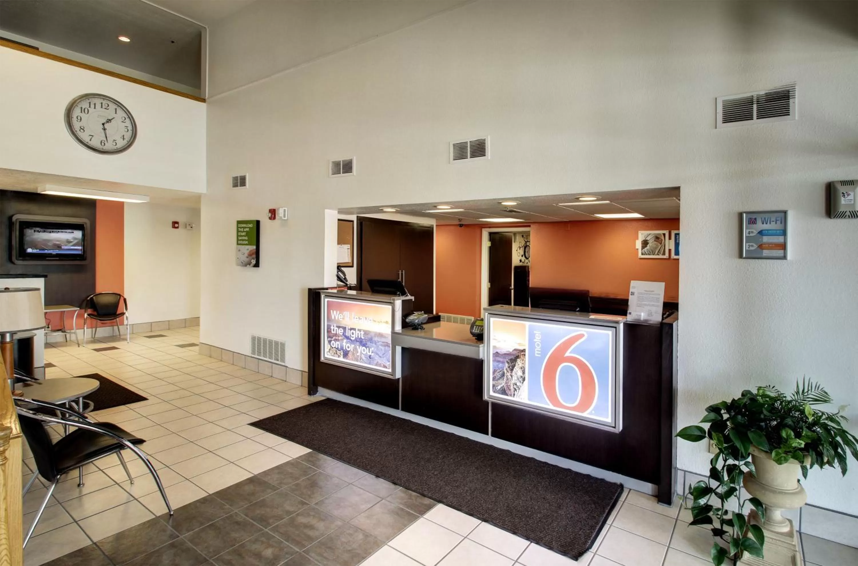 Lobby or reception in Motel 6-Ogden, UT - Riverdale