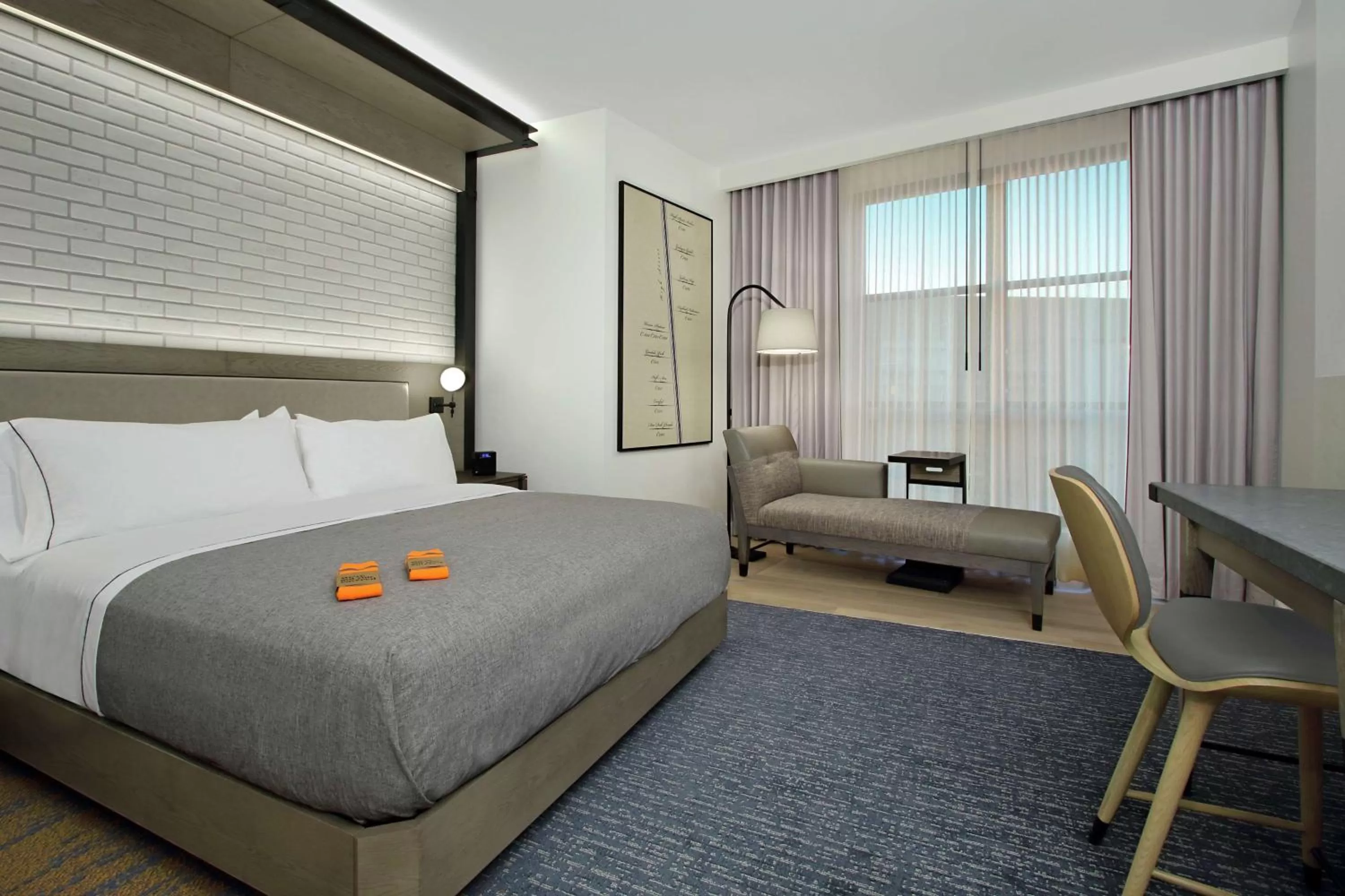 Bedroom, Bed in Canopy By Hilton Columbus Downtown Short North