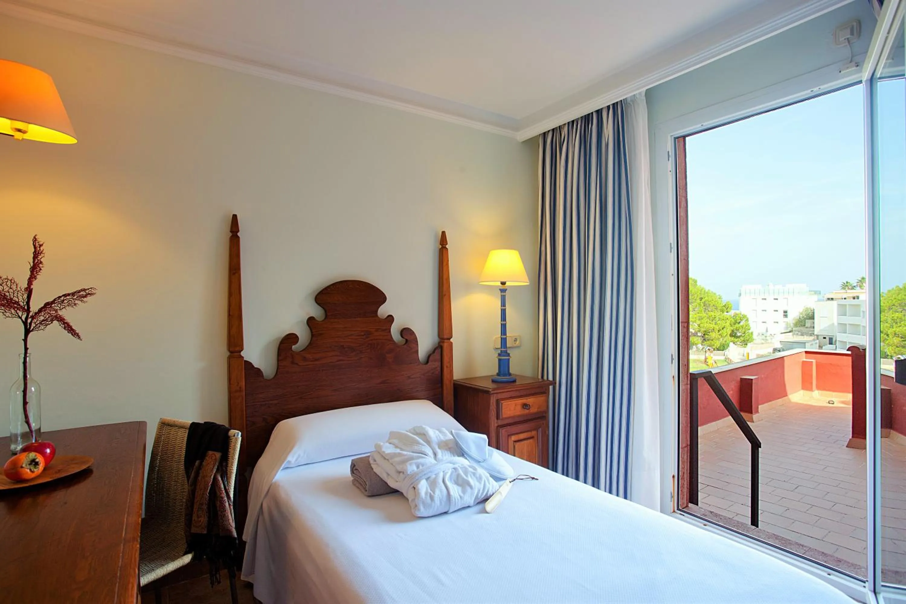Bed in Hotel Cala Sant Vicenç - Adults Only