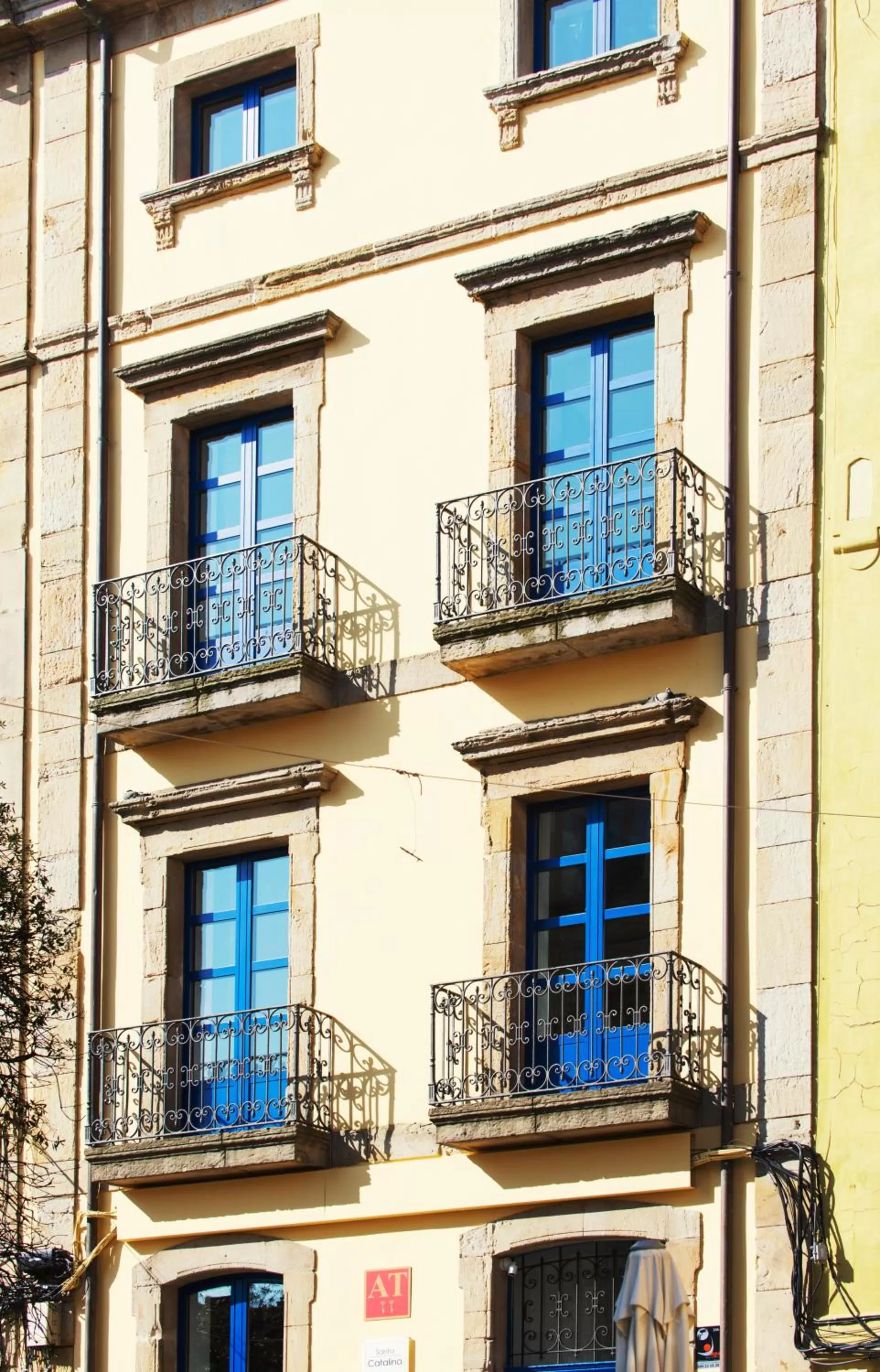 Property building in Santa Catalina Suites Gijón