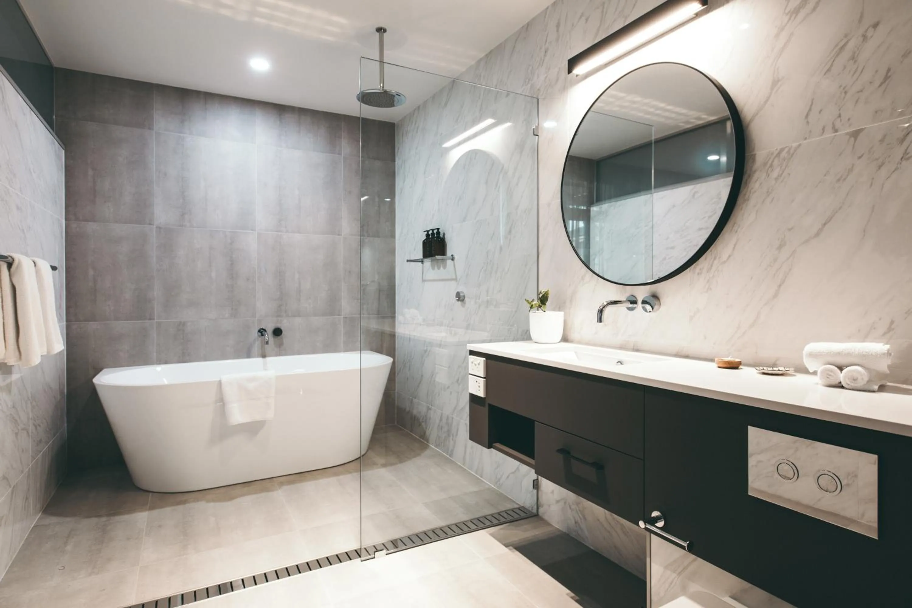 Shower in Maylands Lodge