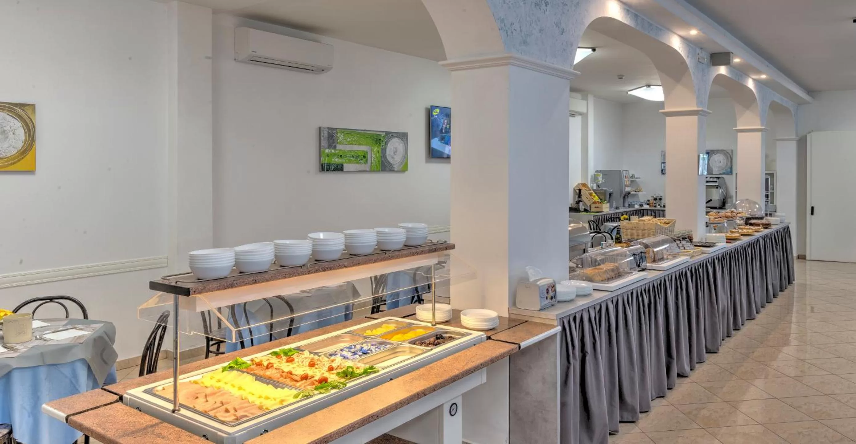 Restaurant/places to eat in Hotel Niagara Riccione