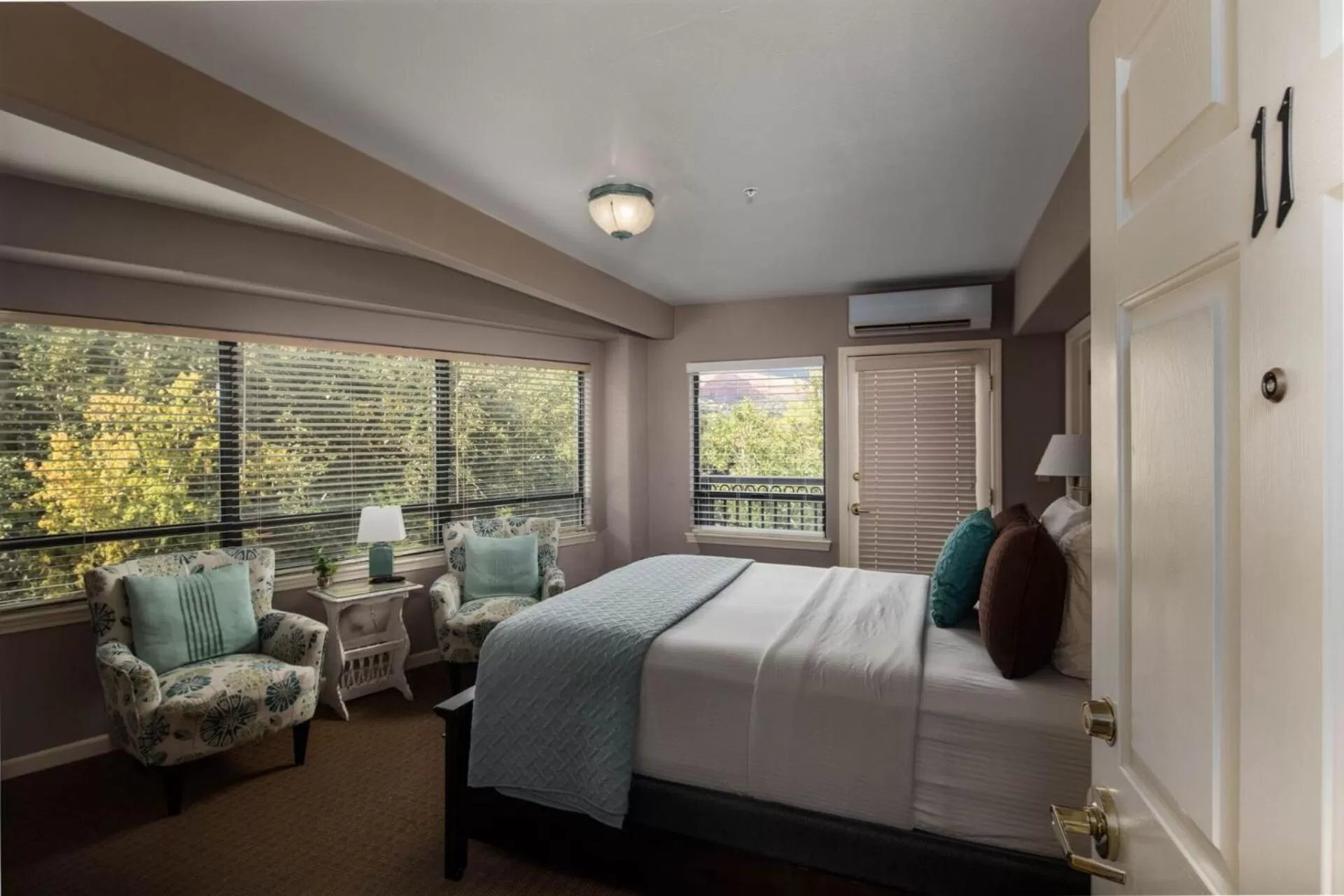 Bed in Inn Above Oak Creek Sedona