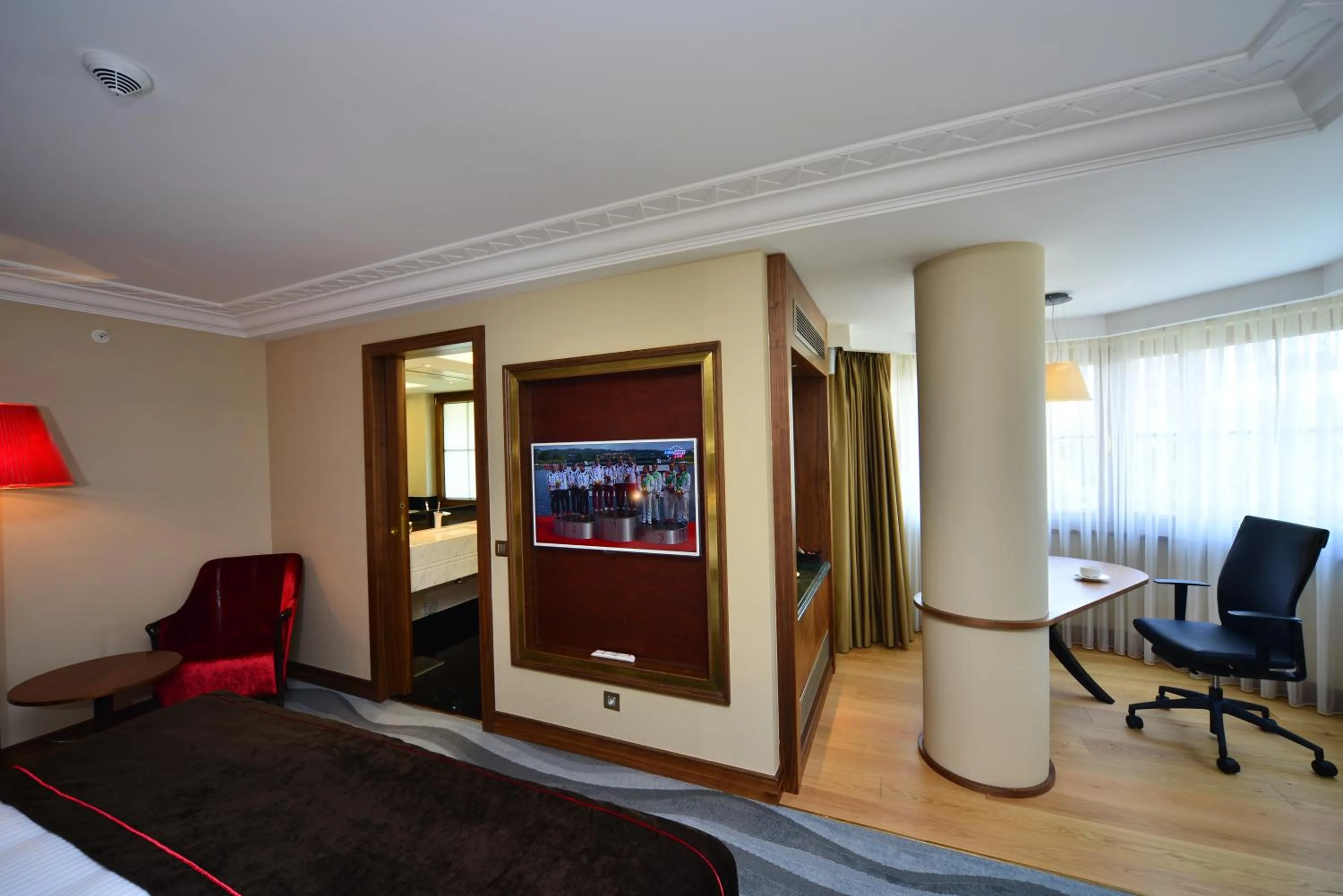 View (from property/room), Bed in Warwick Ankara