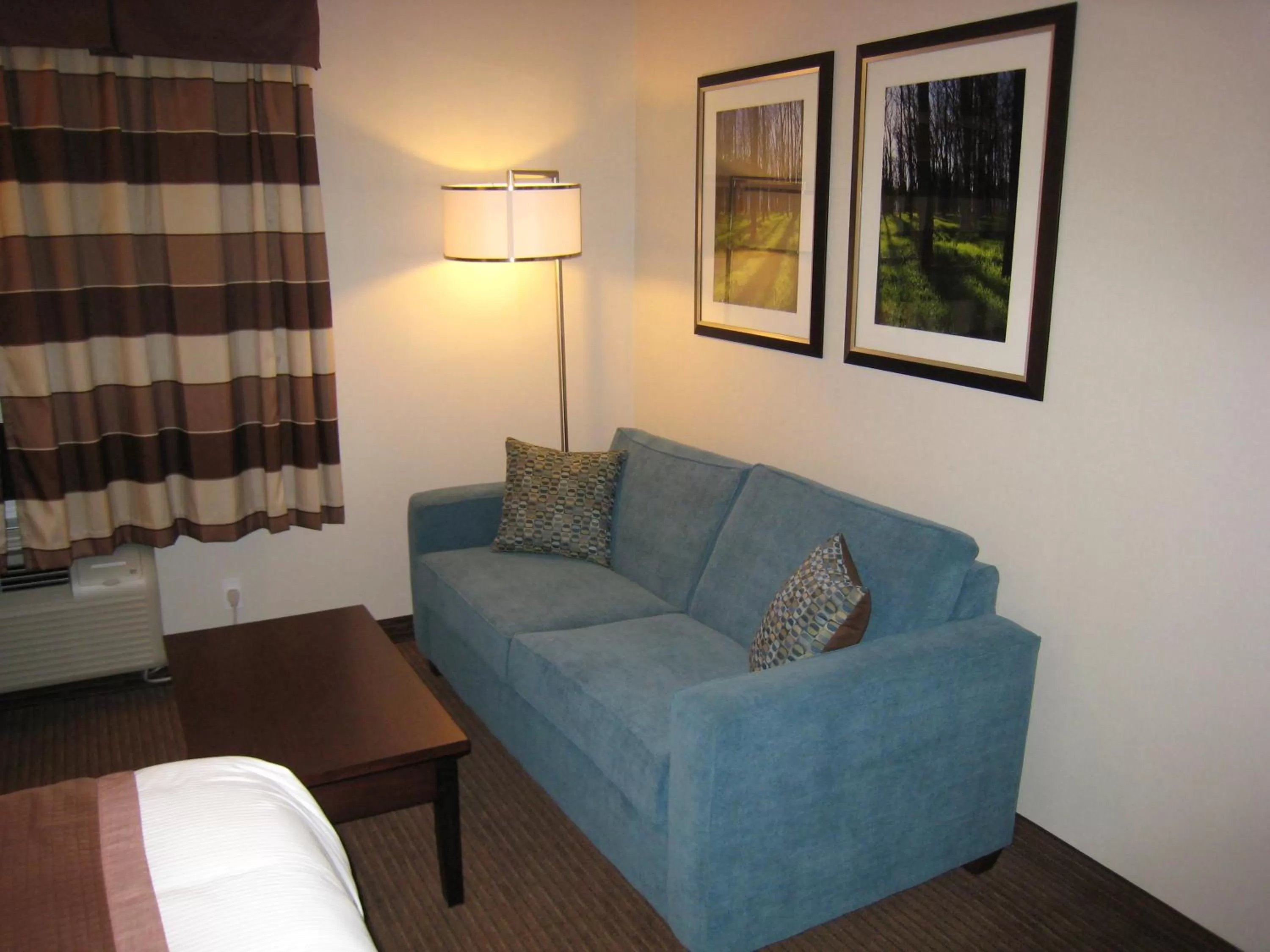 Seating area in Ramada by Wyndham Creston