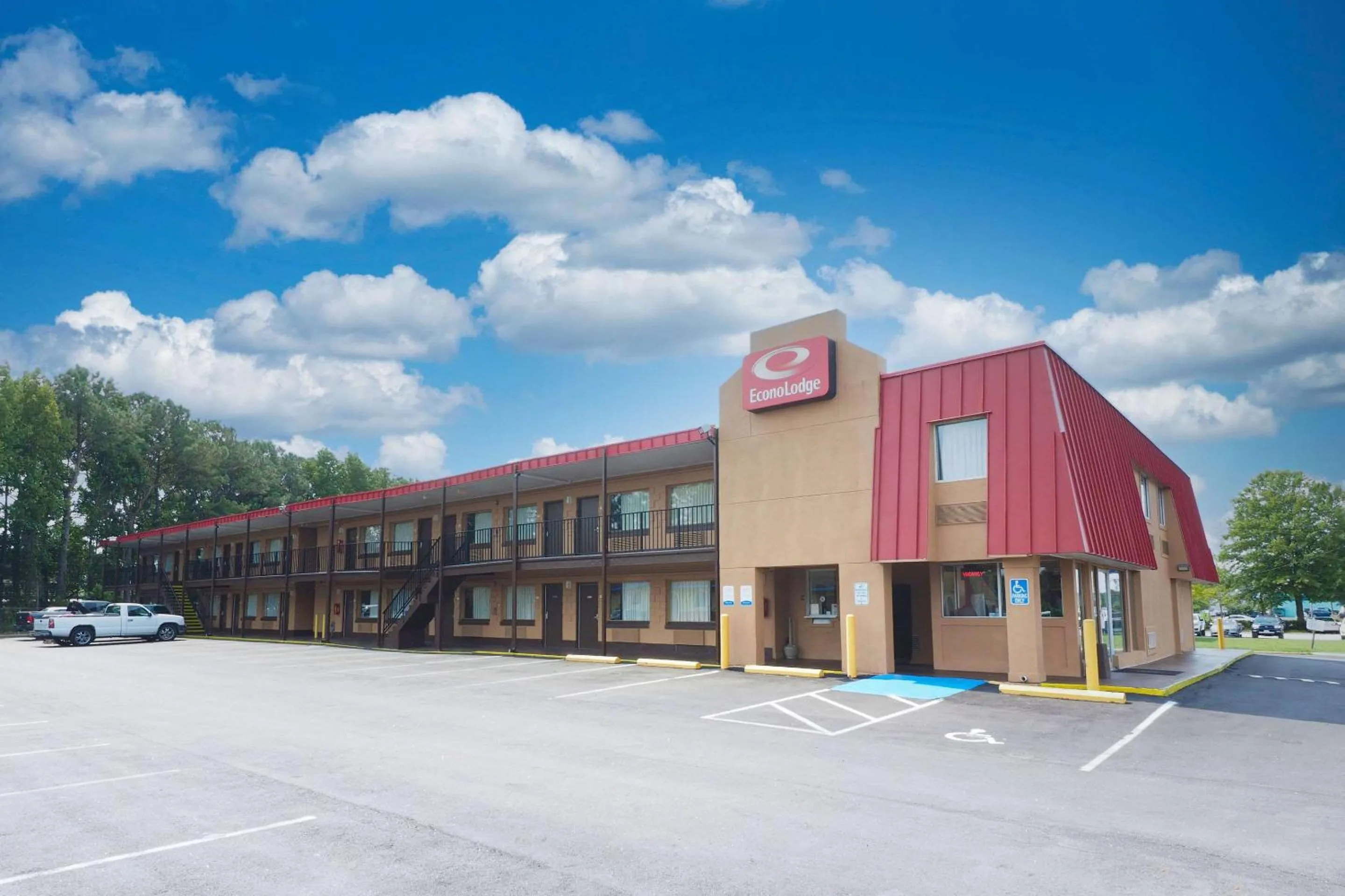 Property building in Econo Lodge Virginia Beach Town Center
