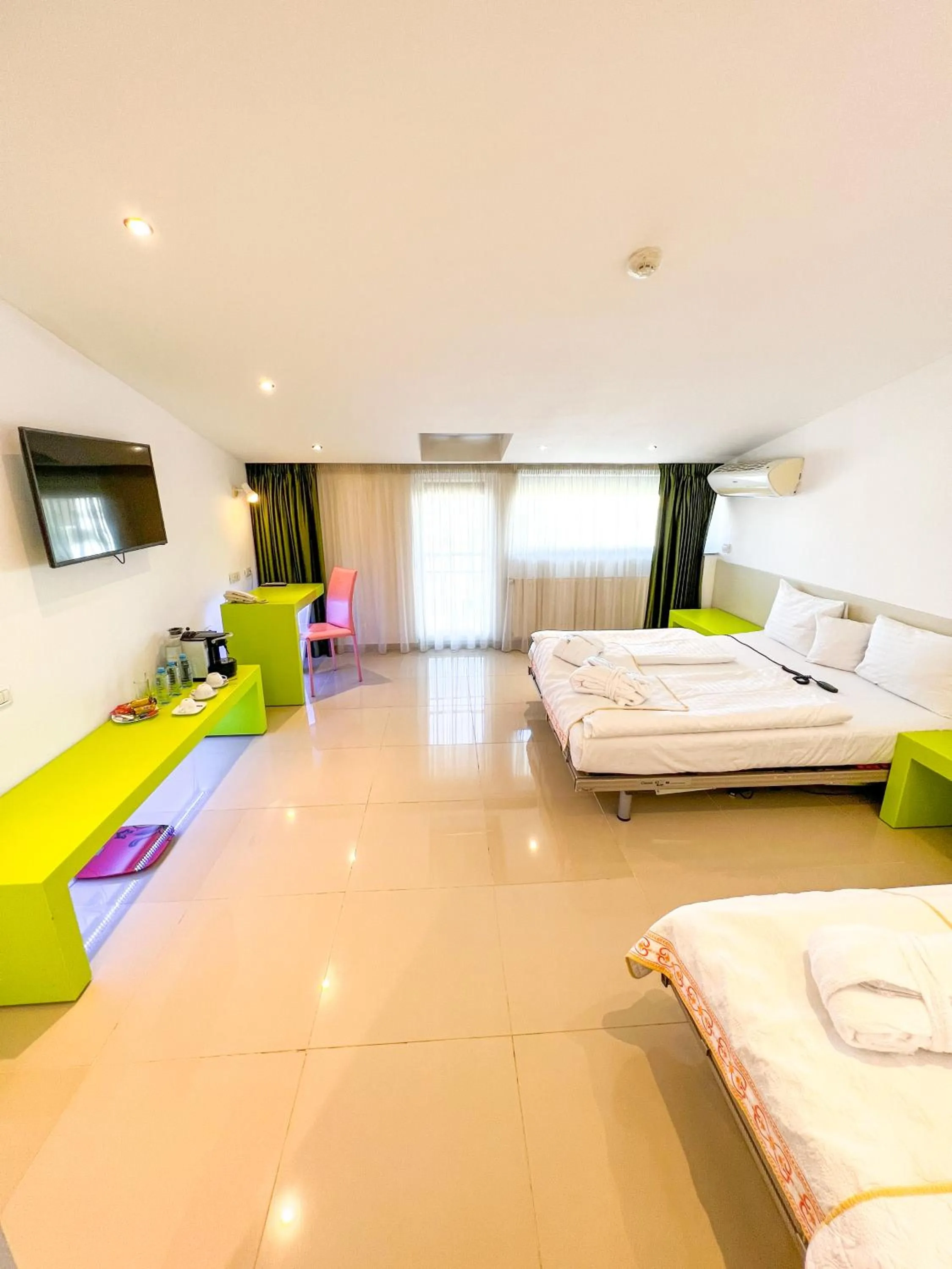 Photo of the whole room, Bed in Christina Hotel