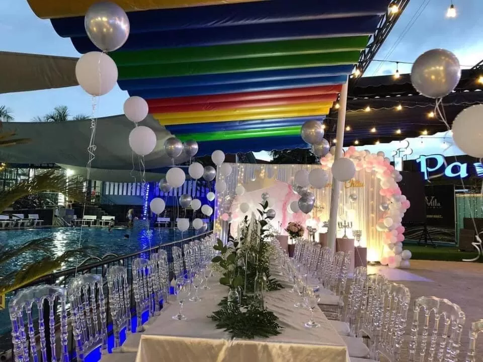 Restaurant/places to eat in D'Villa Hotel - Homestay