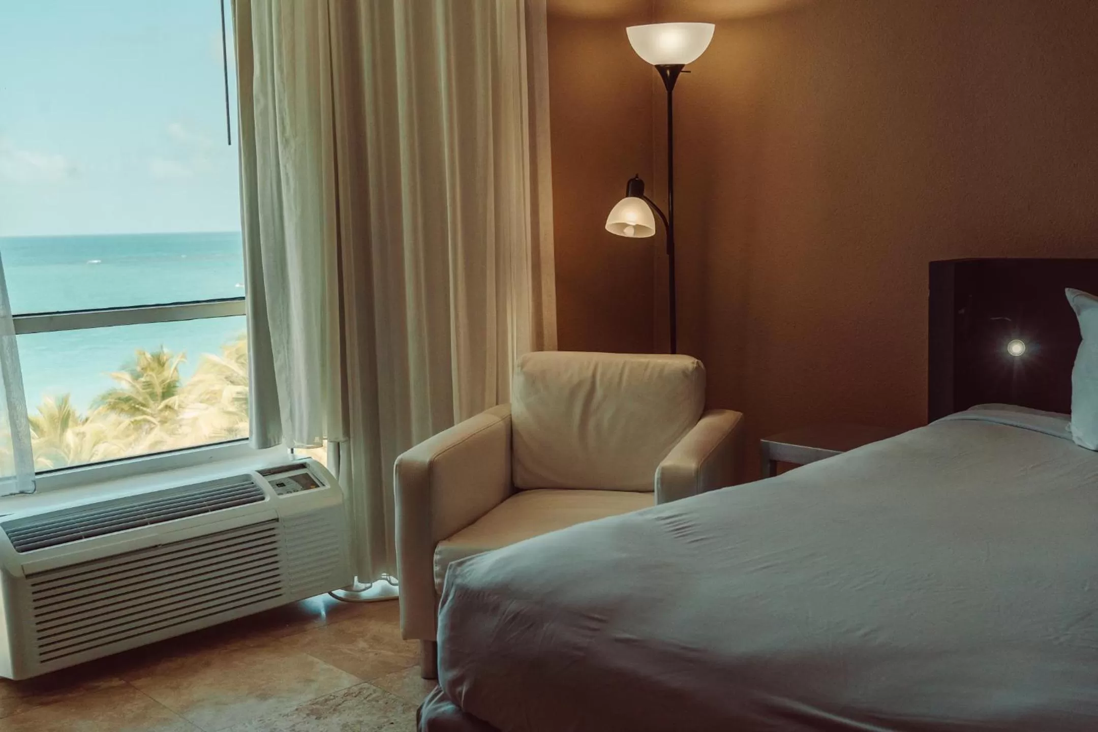 View (from property/room), Bed in San Juan Water & Beach Club Hotel