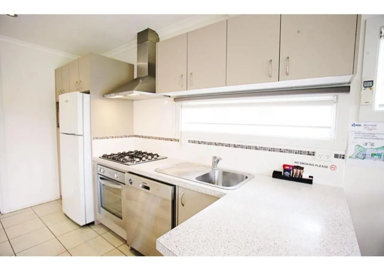 Kitchen or kitchenette in Discovery Parks - Maidens Inn Moama