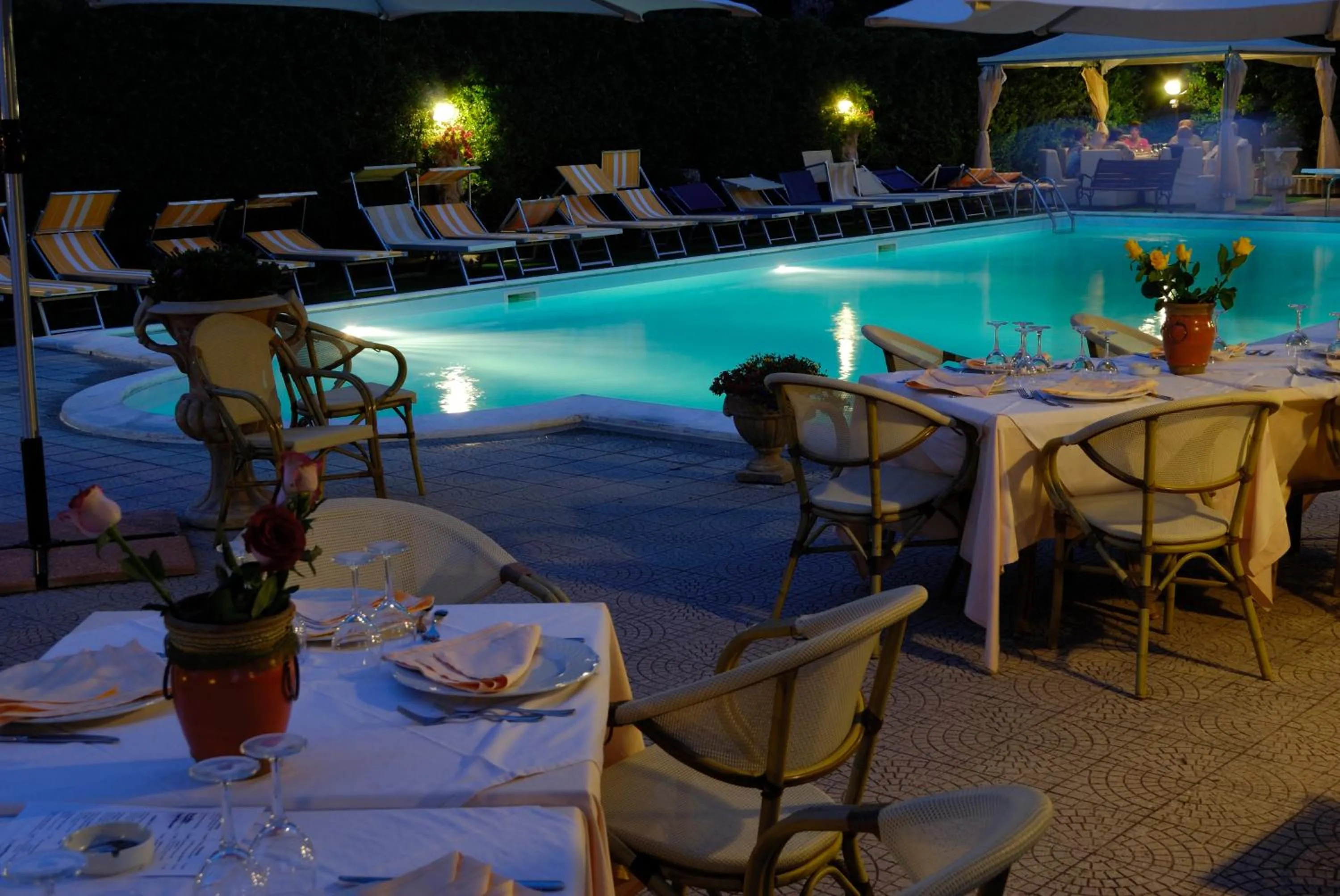 Swimming pool in Hotel Caserta Antica