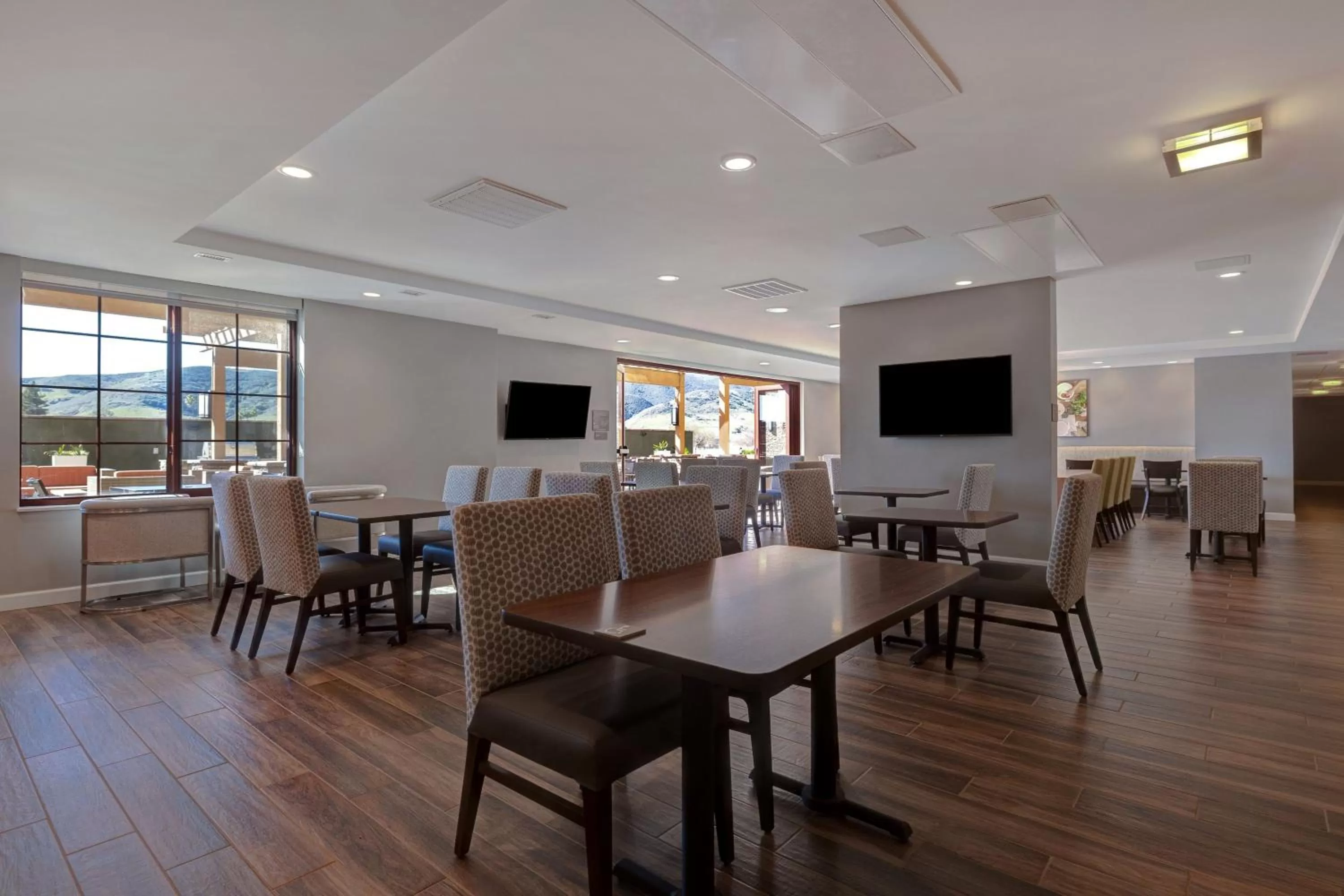 Lobby or reception in TownePlace Suites by Marriott San Luis Obispo