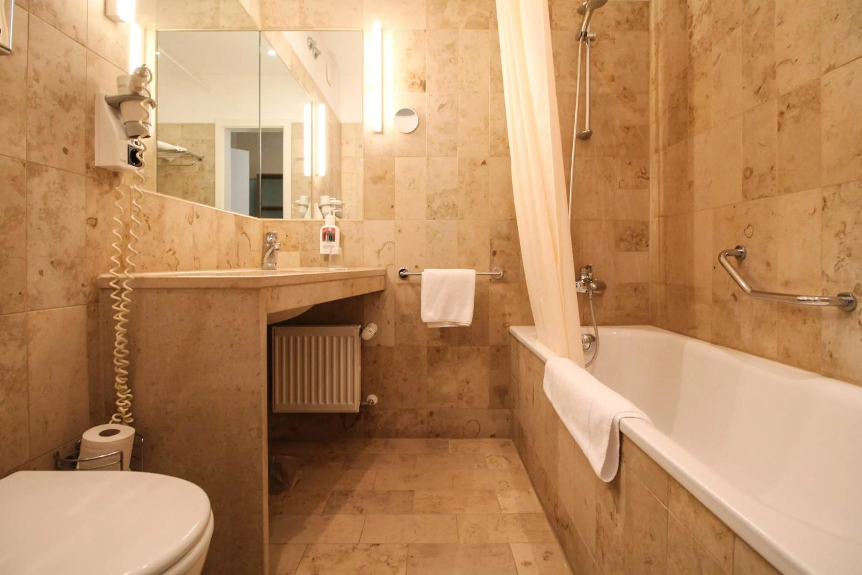 Bathroom in Hotel Sachsenhof