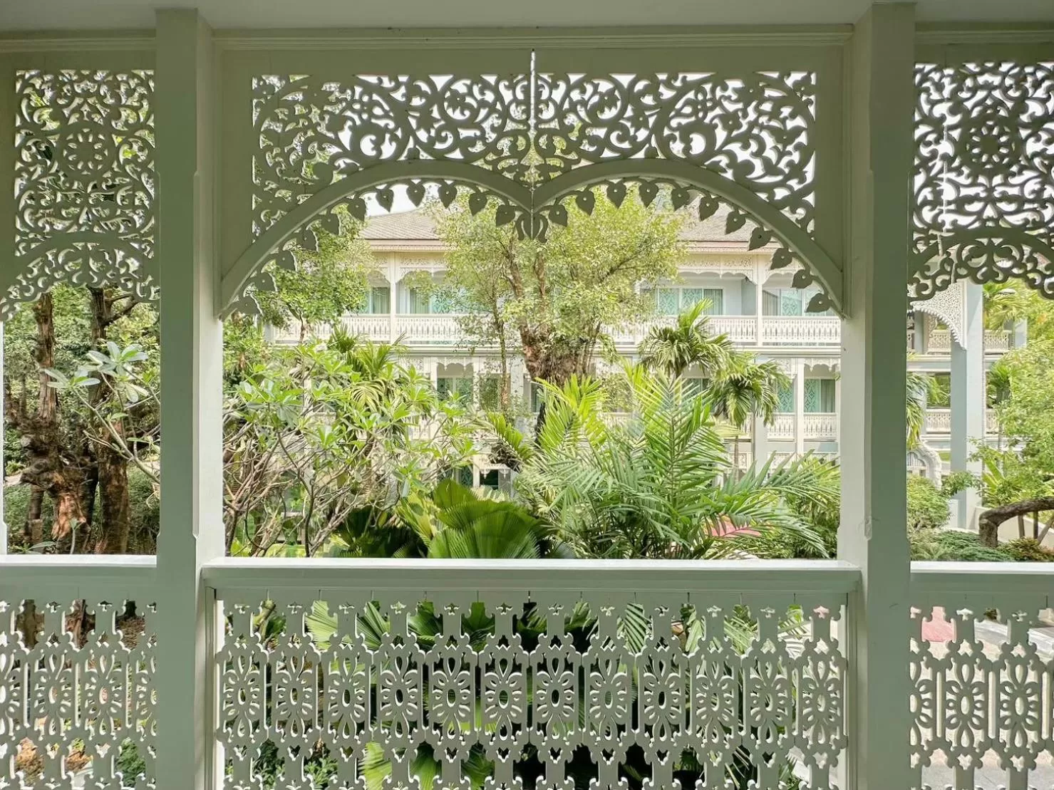 Garden in At Pingnakorn Riverside