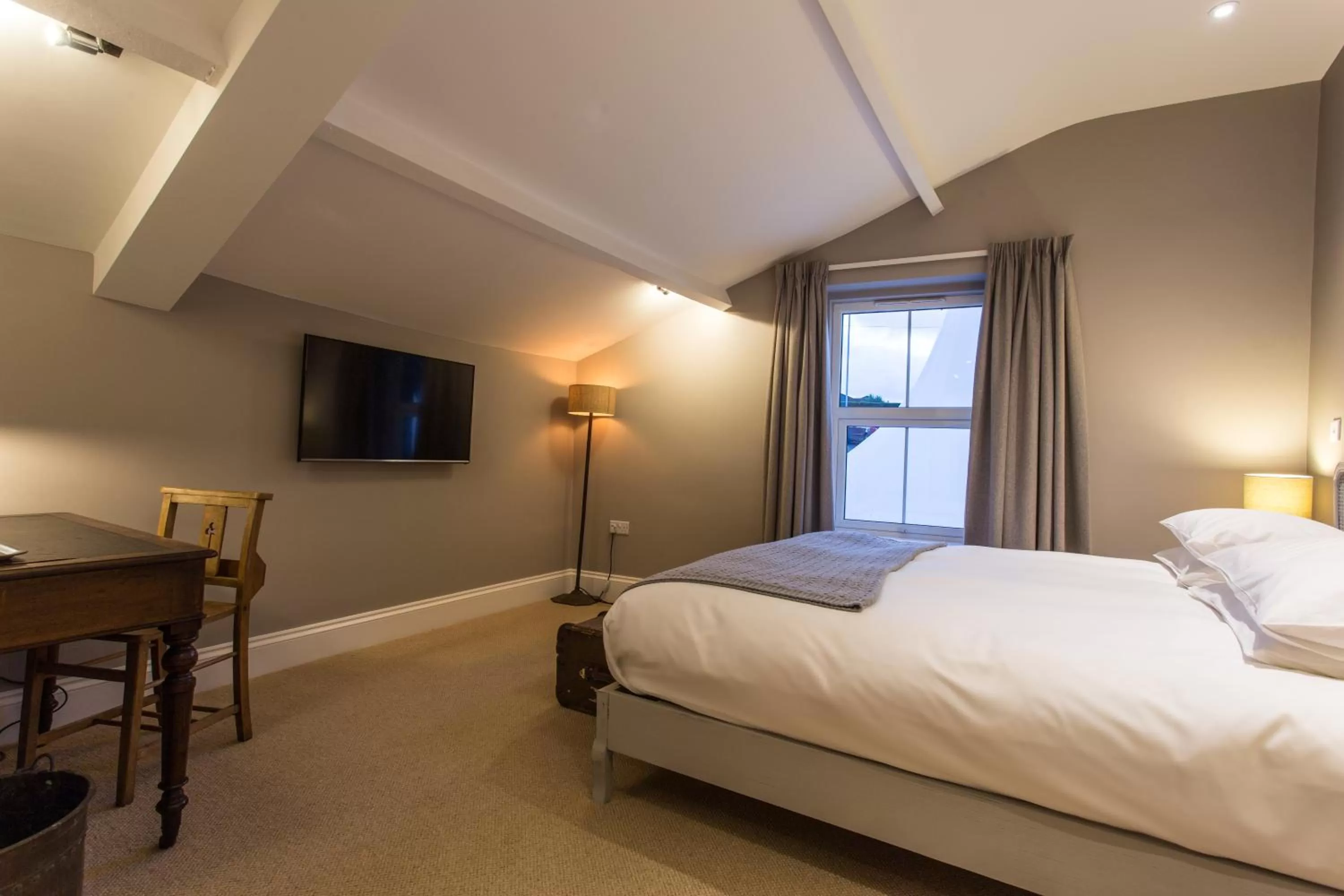 Photo of the whole room, Bed in The Redan Inn