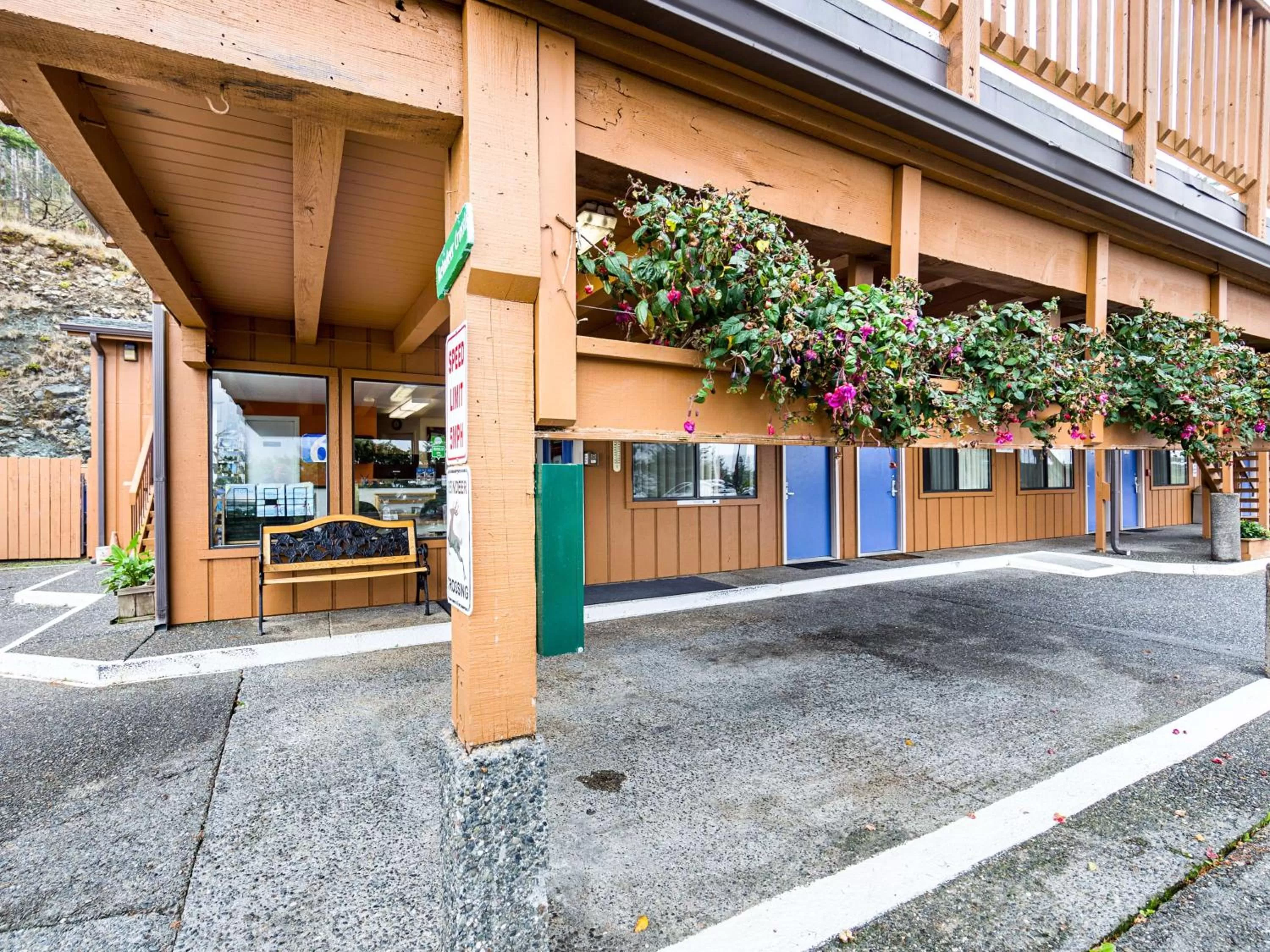Property building in Motel 6 Gold Beach