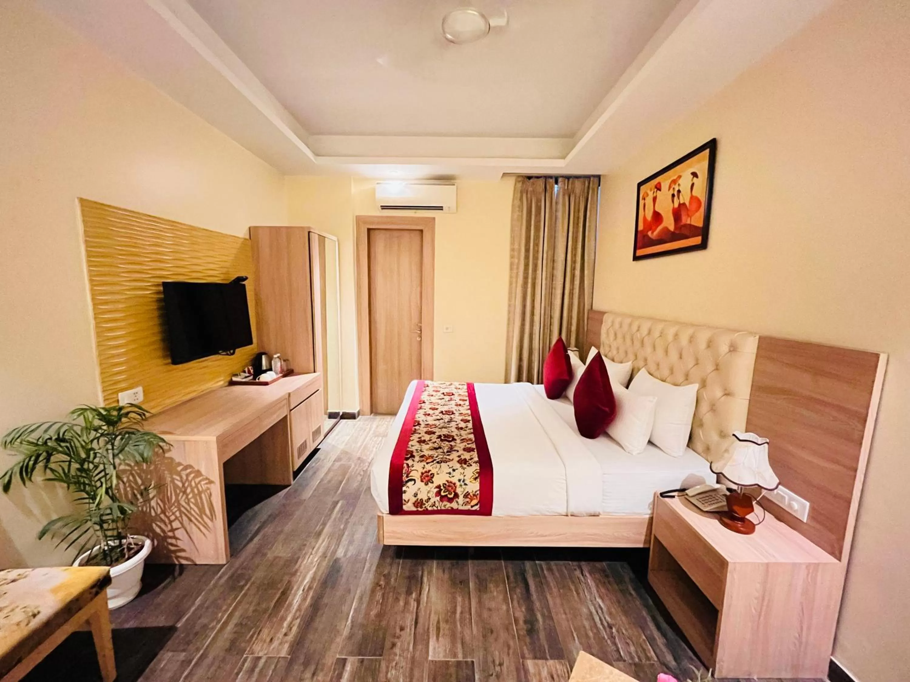 Bed in Hotel Banz near Delhi Airport
