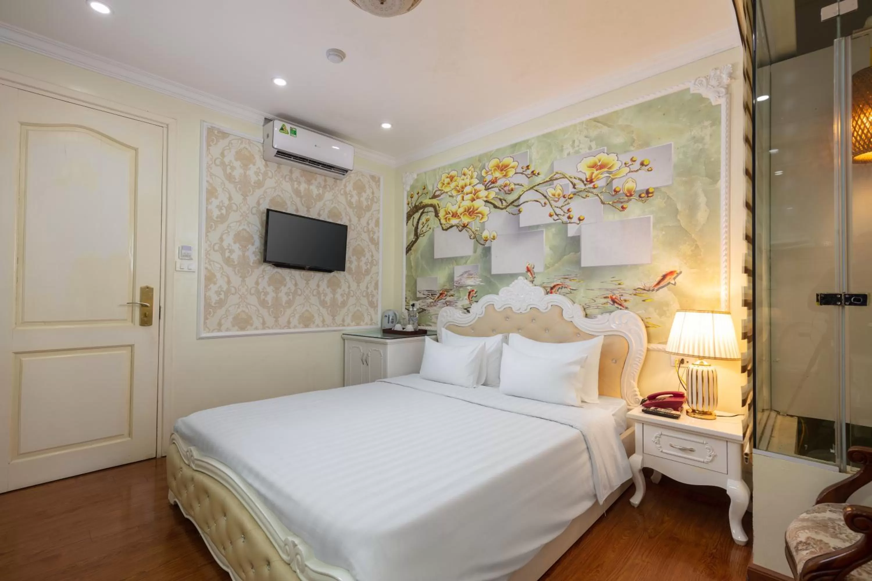 Bed in My Moon Hotel Hanoi