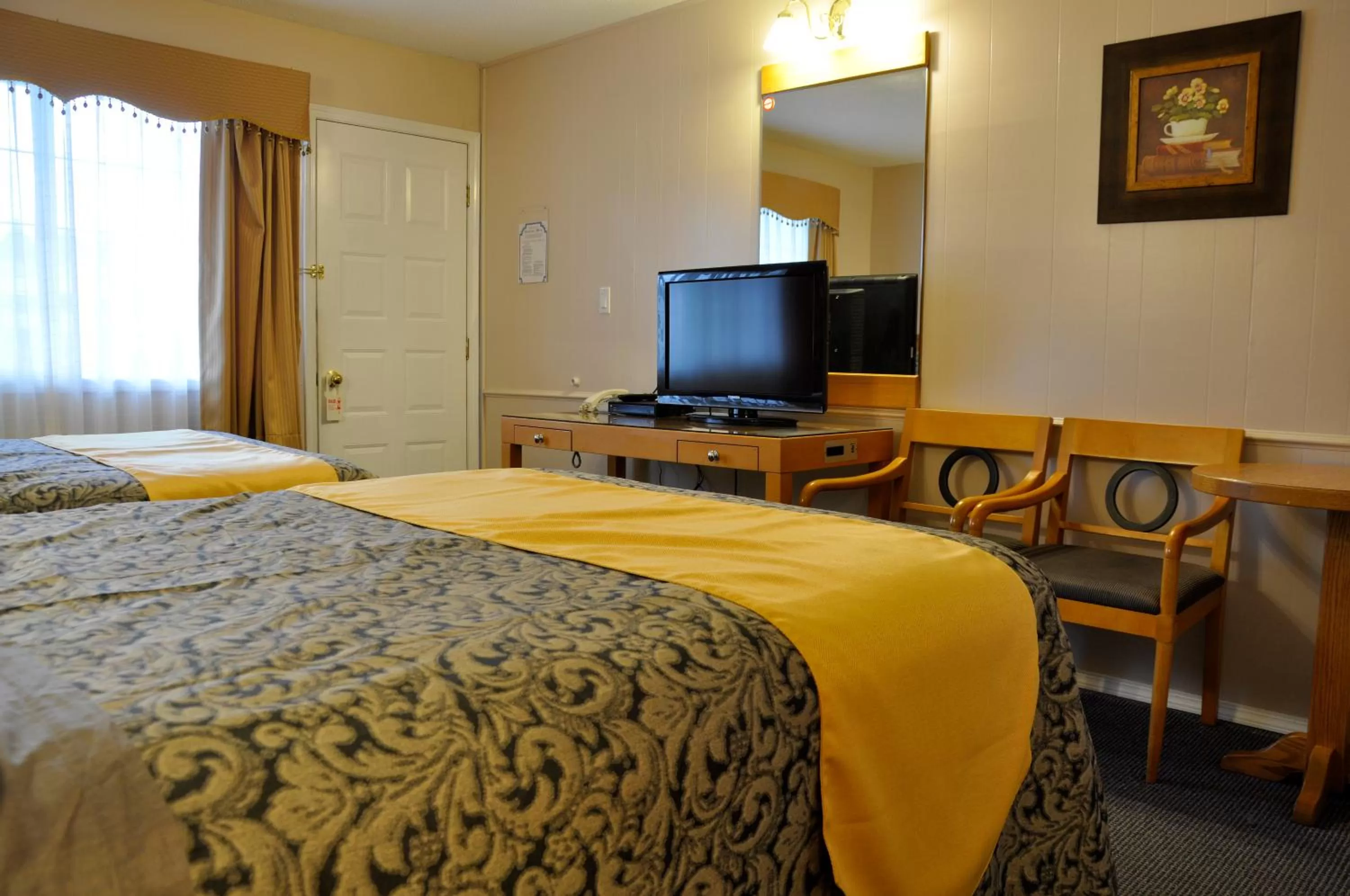 Day, Bed in Rosedale Motel